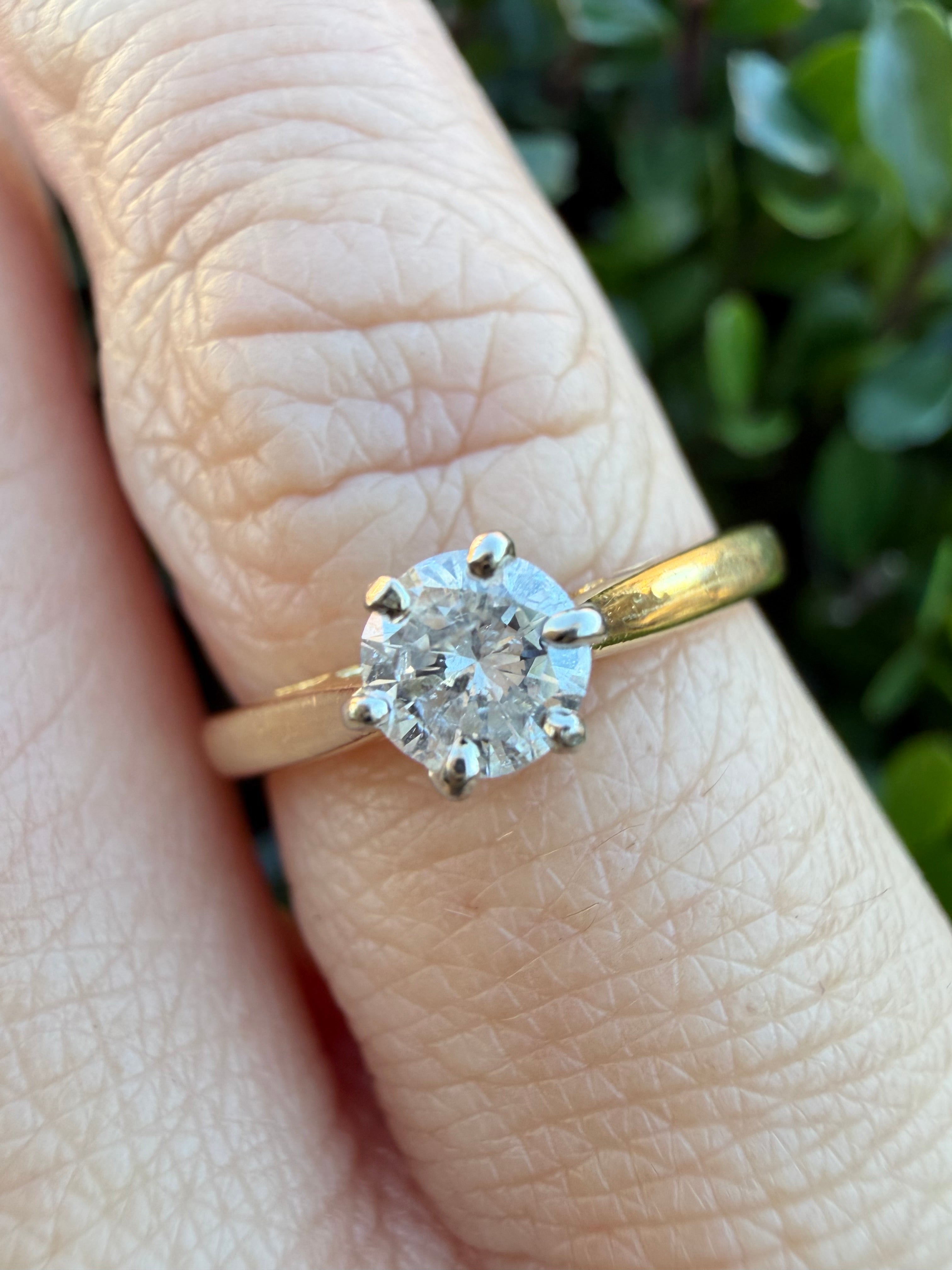 18k Yellow Gold 0.20ct Natural Diamond Solitaire Ring certified