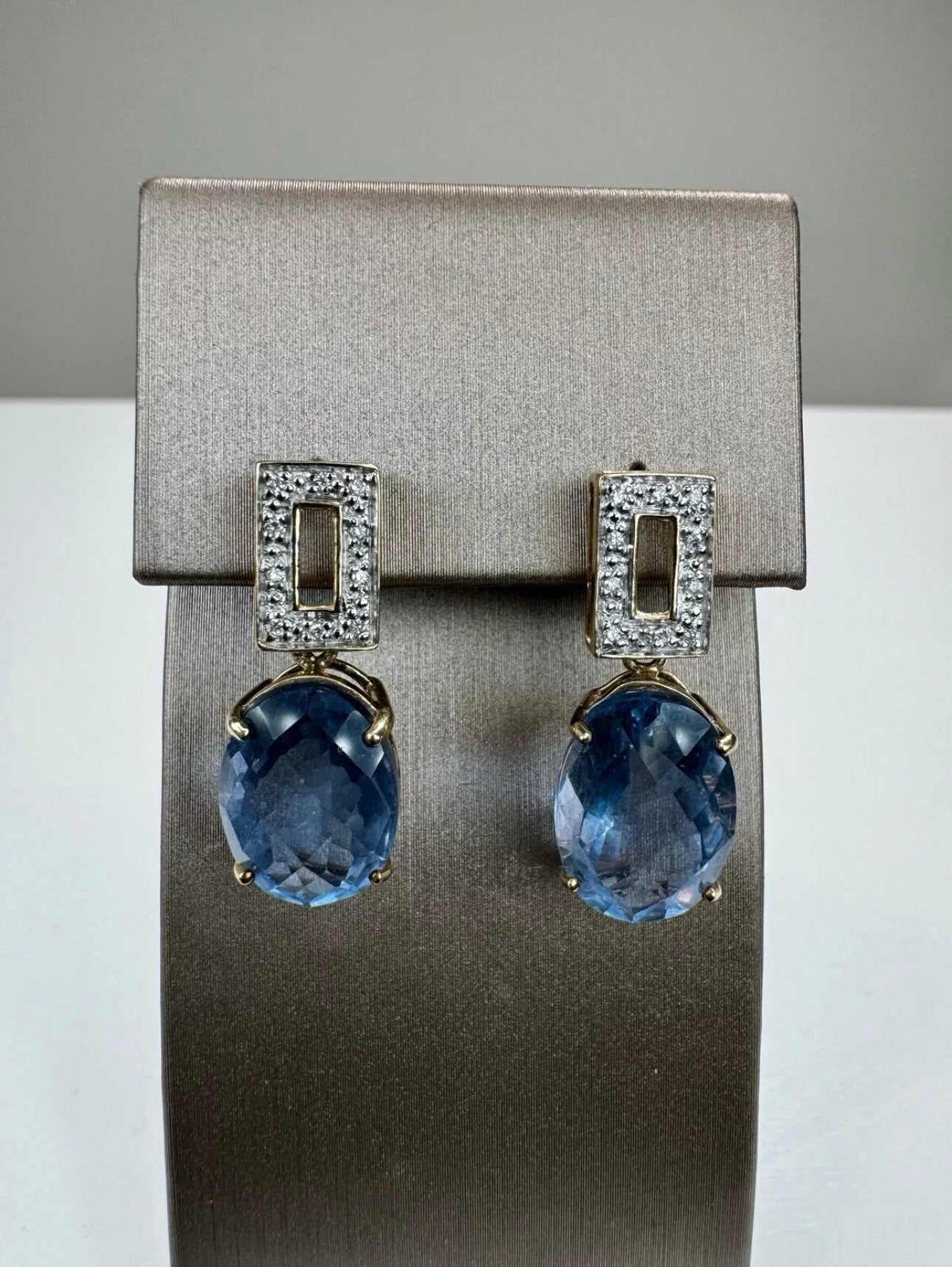 9k Yellow Gold Natural Round Cut Diamond And Fluorite Drop Earrings certified