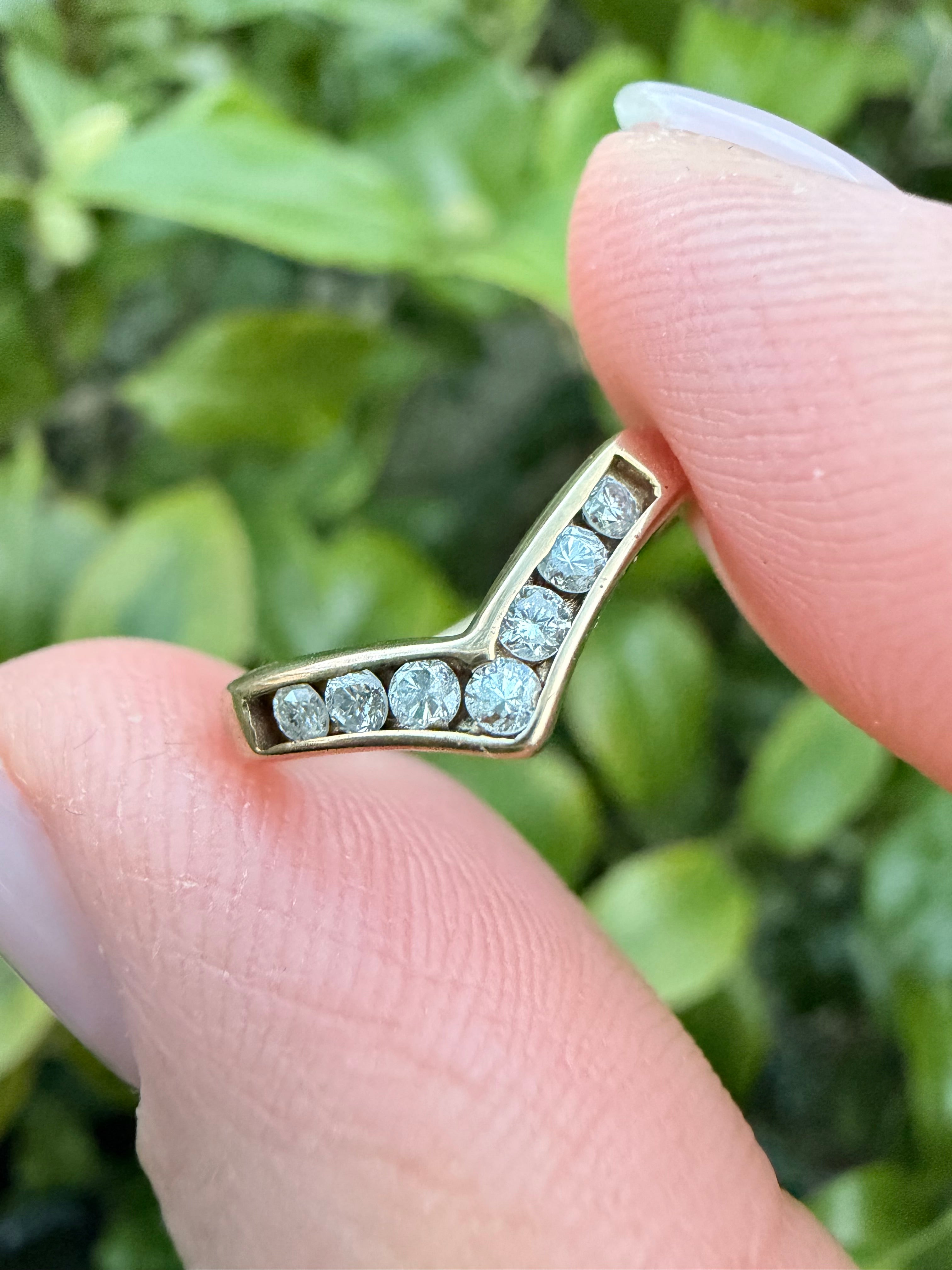 9k Yellow Gold 0.21ct Round Cut Natural Diamond Wishbone Ring certified