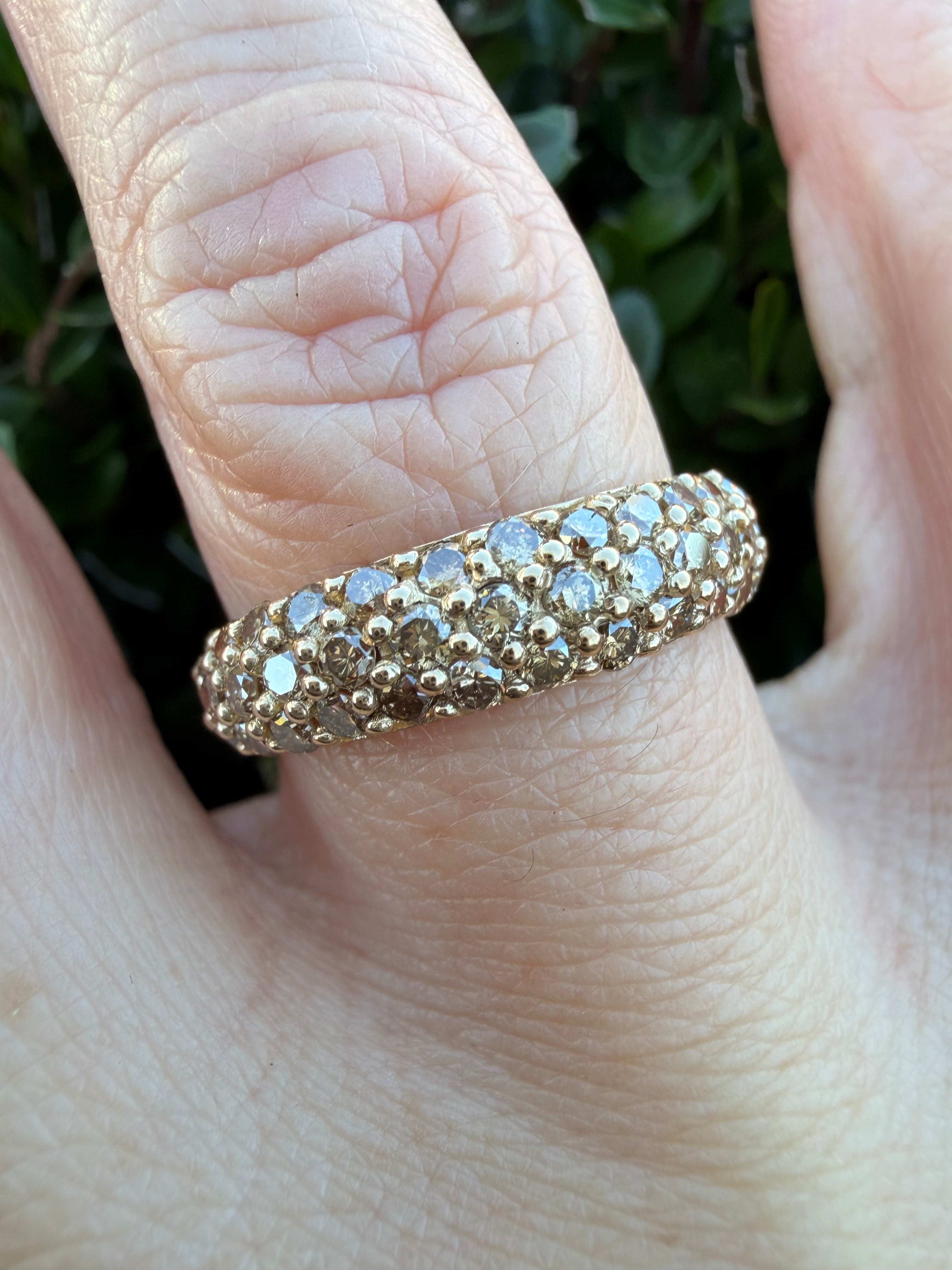 9k Yellow Gold 1.00ct Natural Round Cut Diamond Band certified