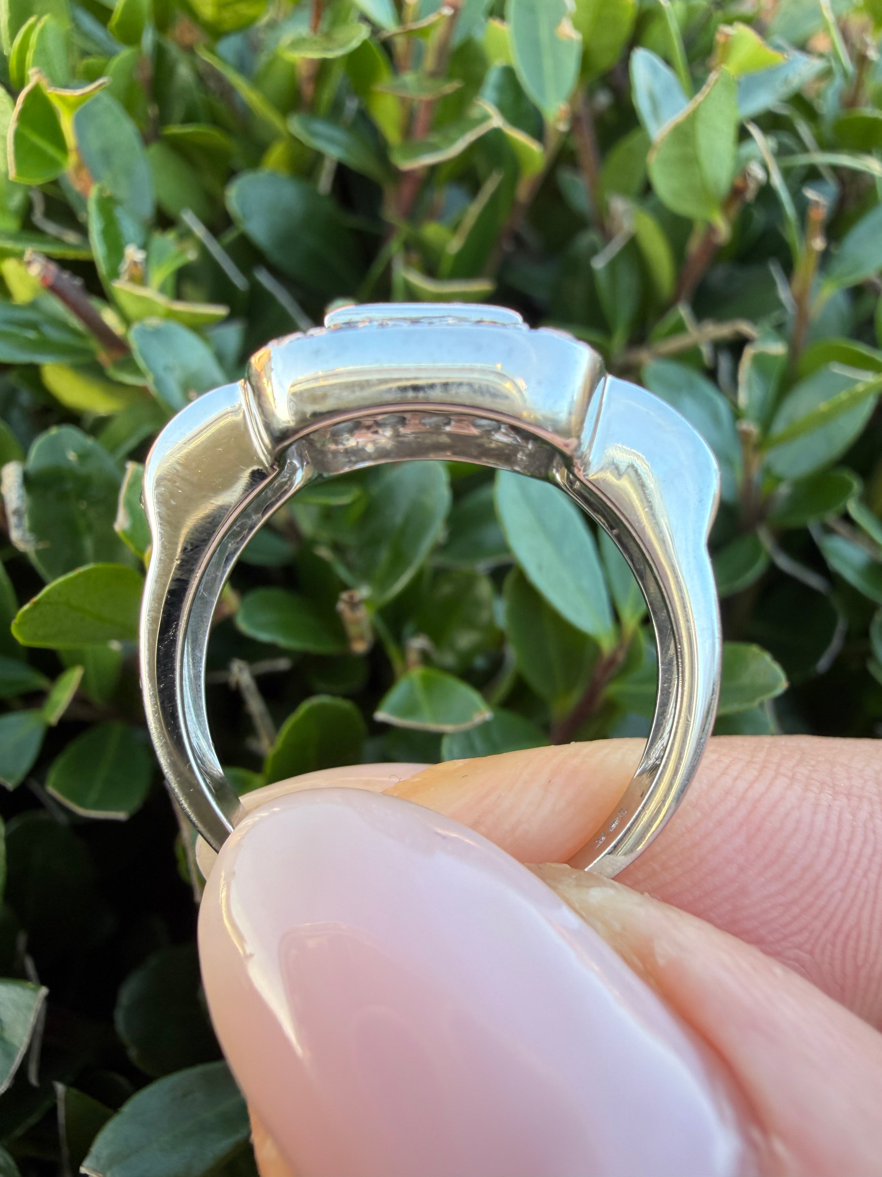 18K White Gold 0.87ct Natural Diamond Cluster Ring certified