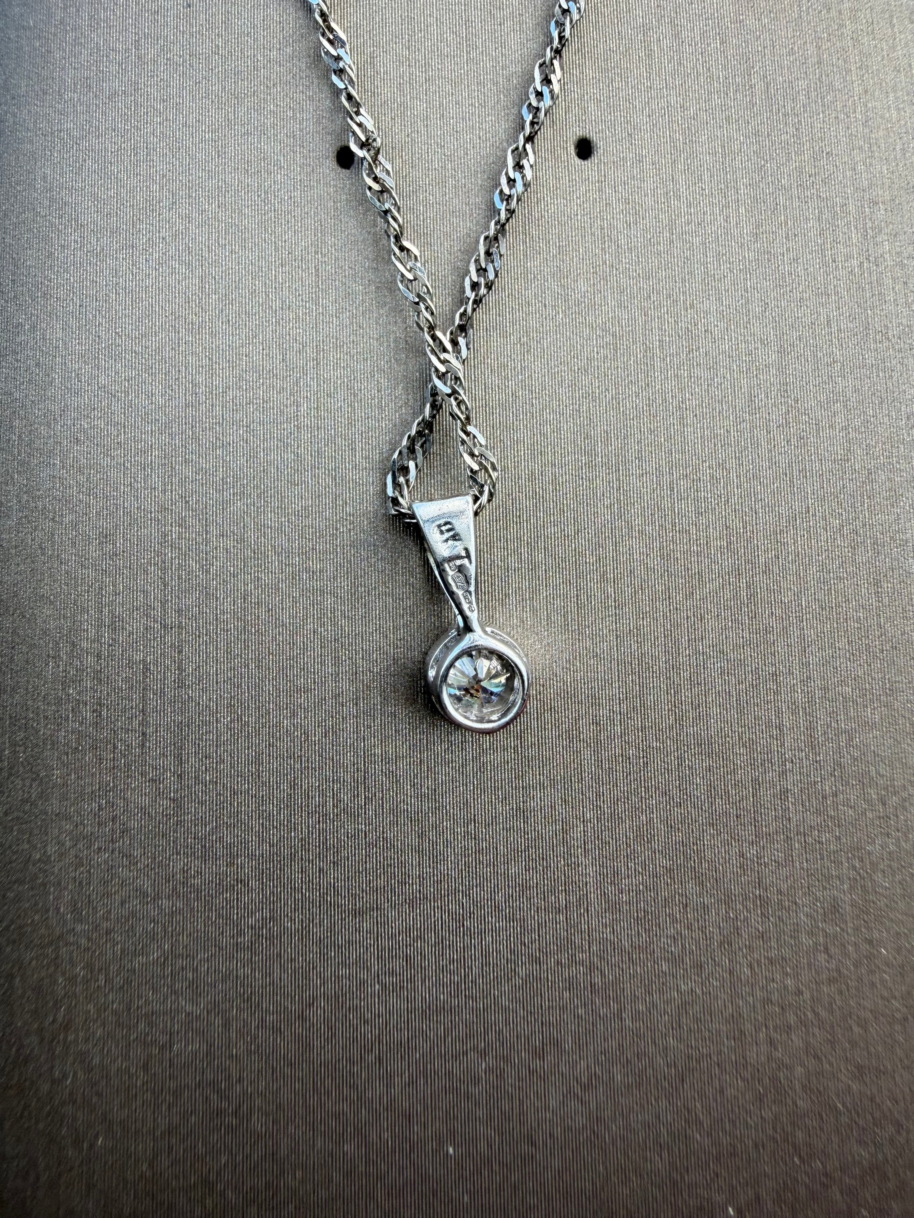 9k White Gold 0.35 Ct Natural Round Brilliant Cut Diamond Solitaire Pendant And Chain Set certified