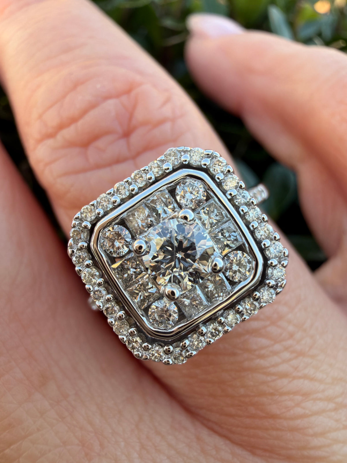 14K White Gold 0.80ct Natural Diamond Cluster Ring certified