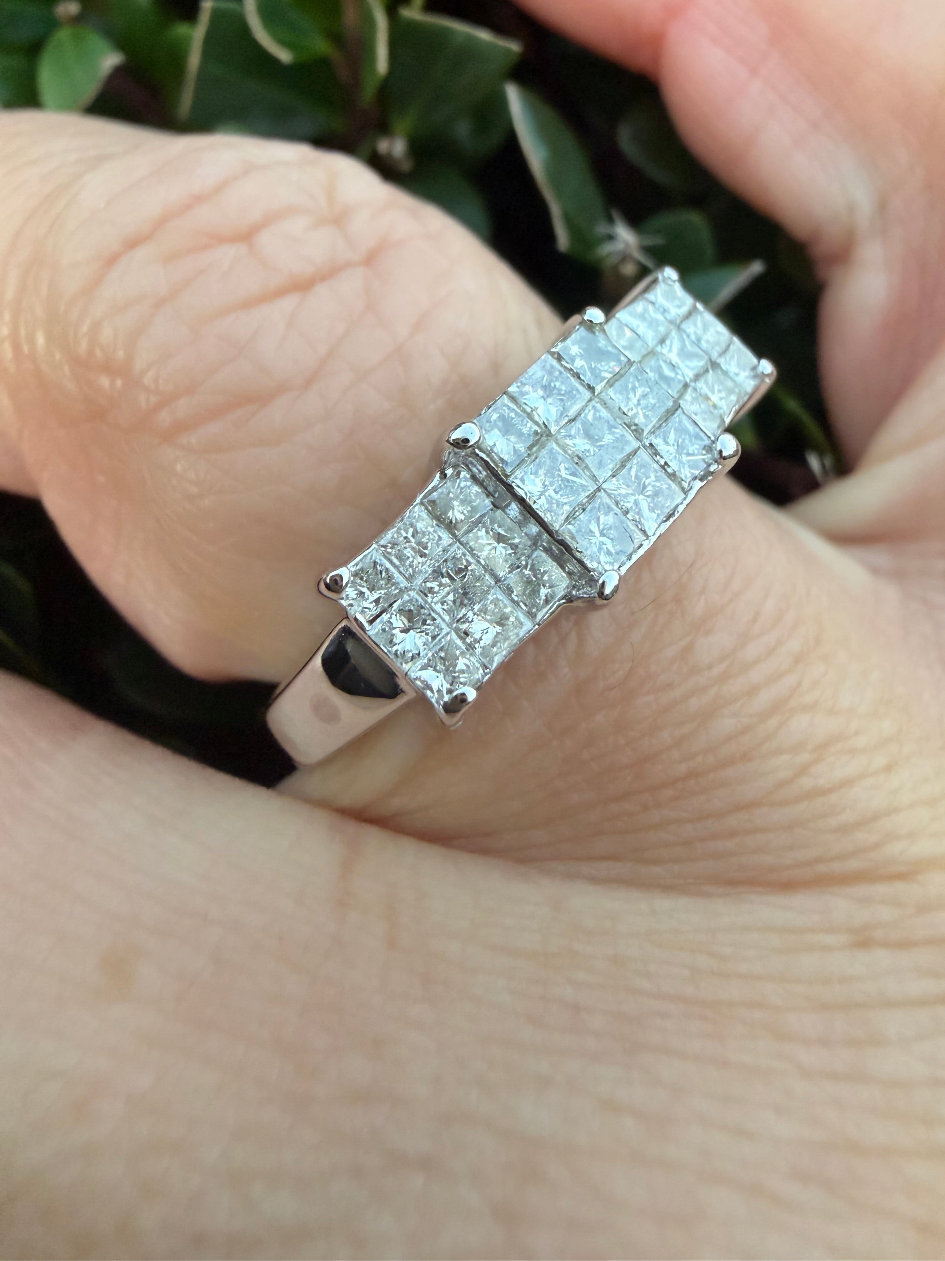 18k White Gold 1.00ct Natural Diamond Cluster Ring certified