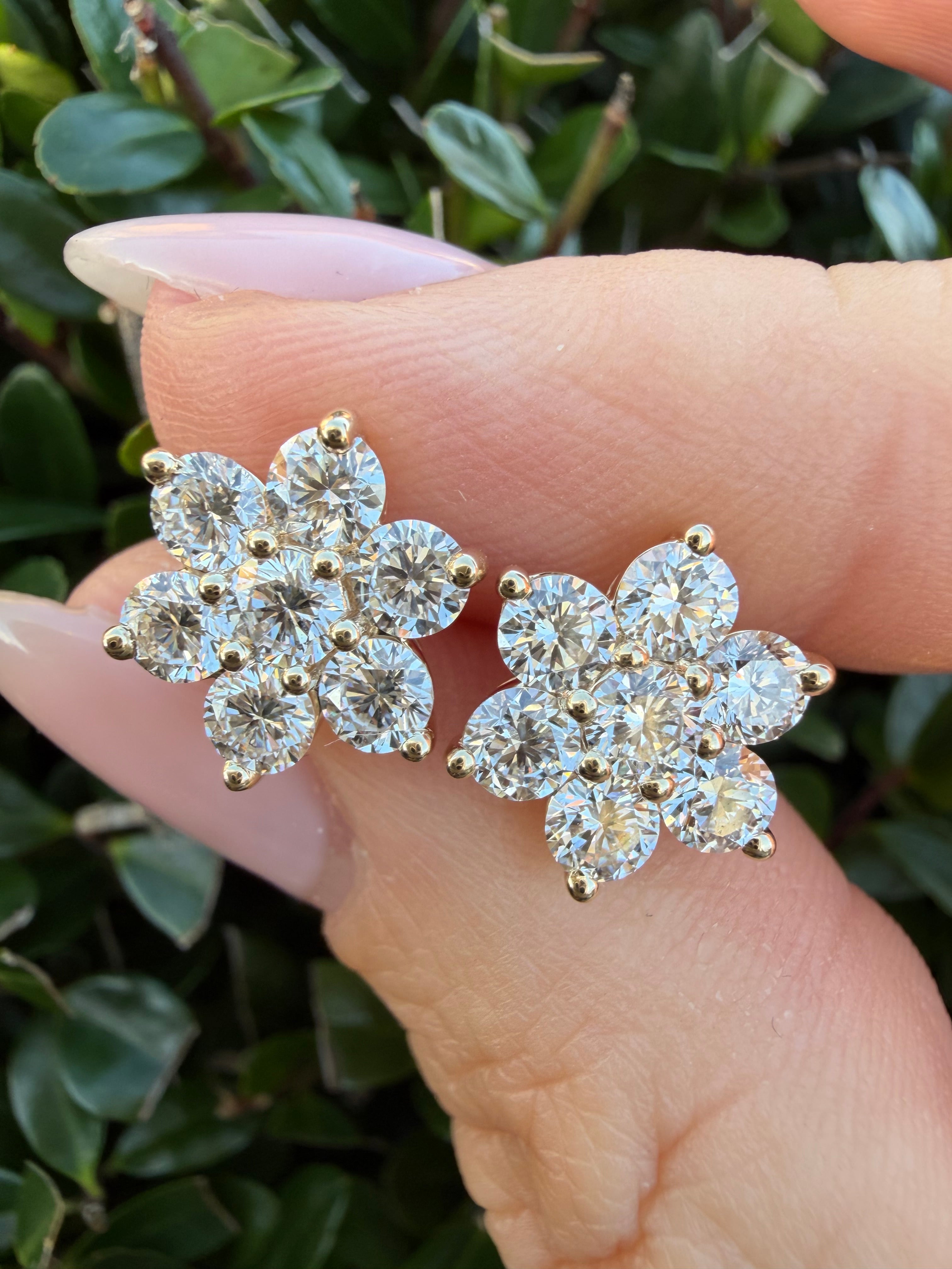 2.25ct round brilliant Cut lab grown Diamond cluster Earrings 9k yellow gold IGI certified