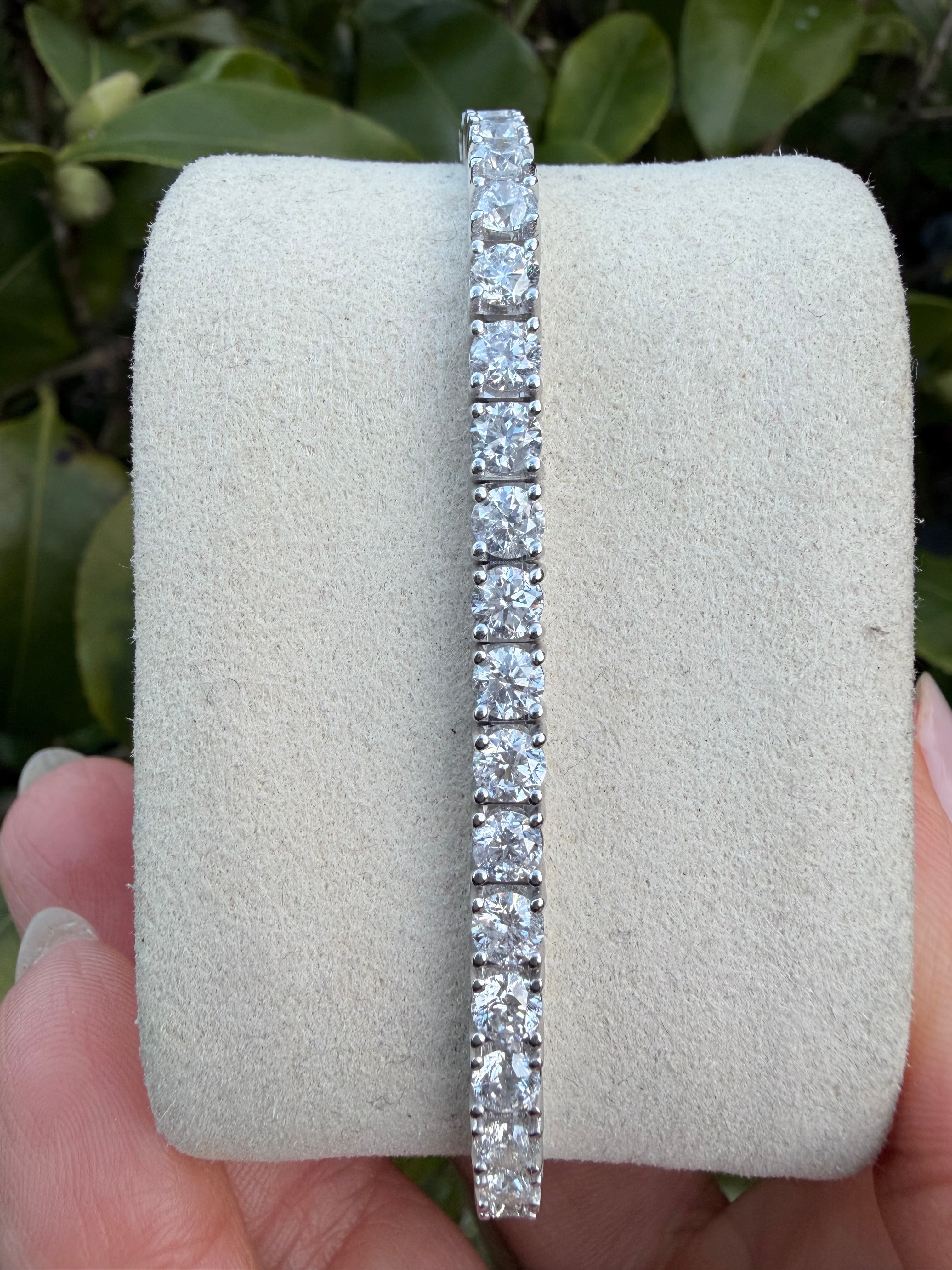 18k White Gold 9.85ct Natural Round Cut Diamond Bracelet Certified