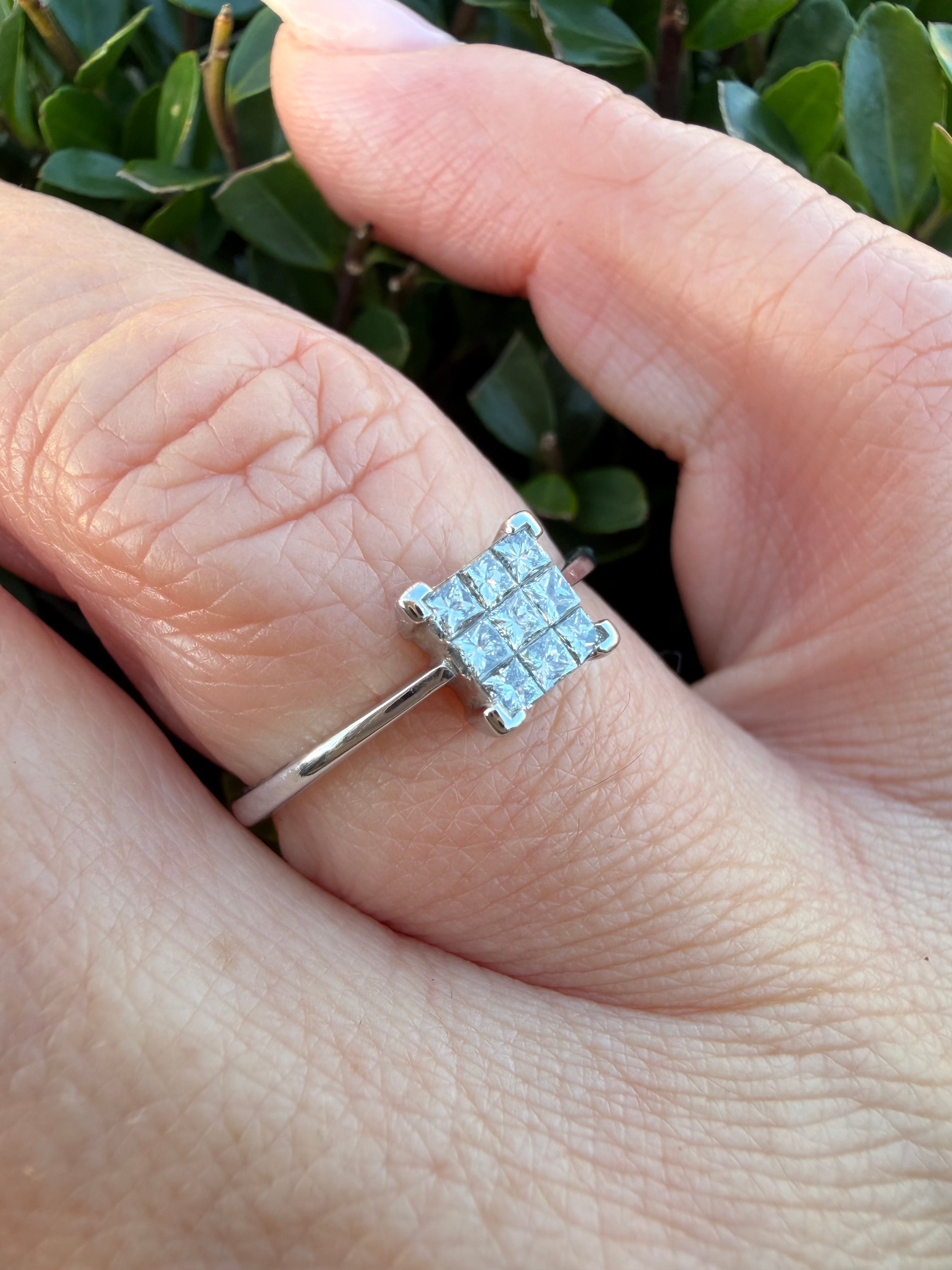 9k White Gold 0.25ct Natural Princess Cut Diamond Cluster Ring certified