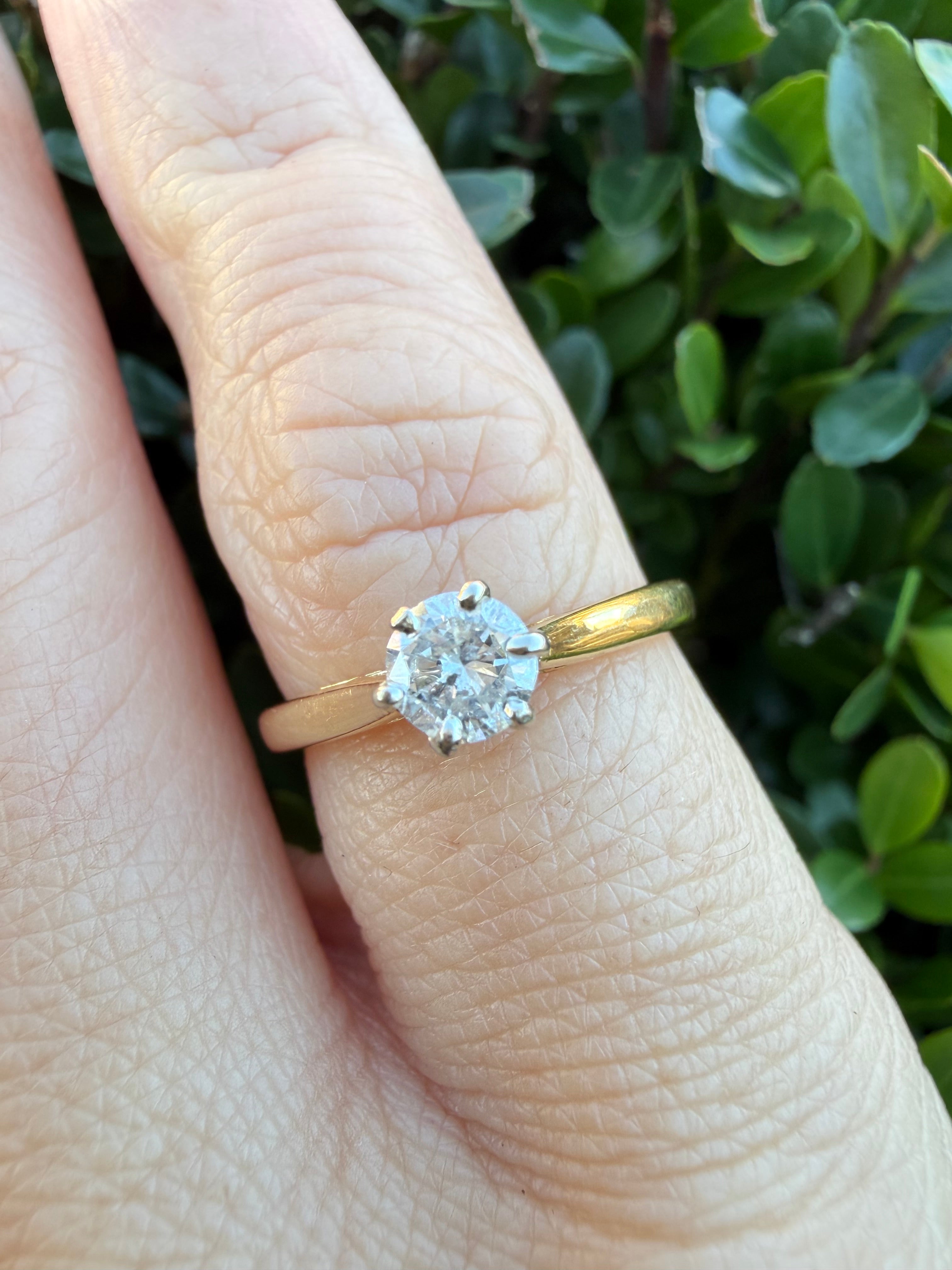 18k Yellow Gold 0.20ct Natural Diamond Solitaire Ring certified