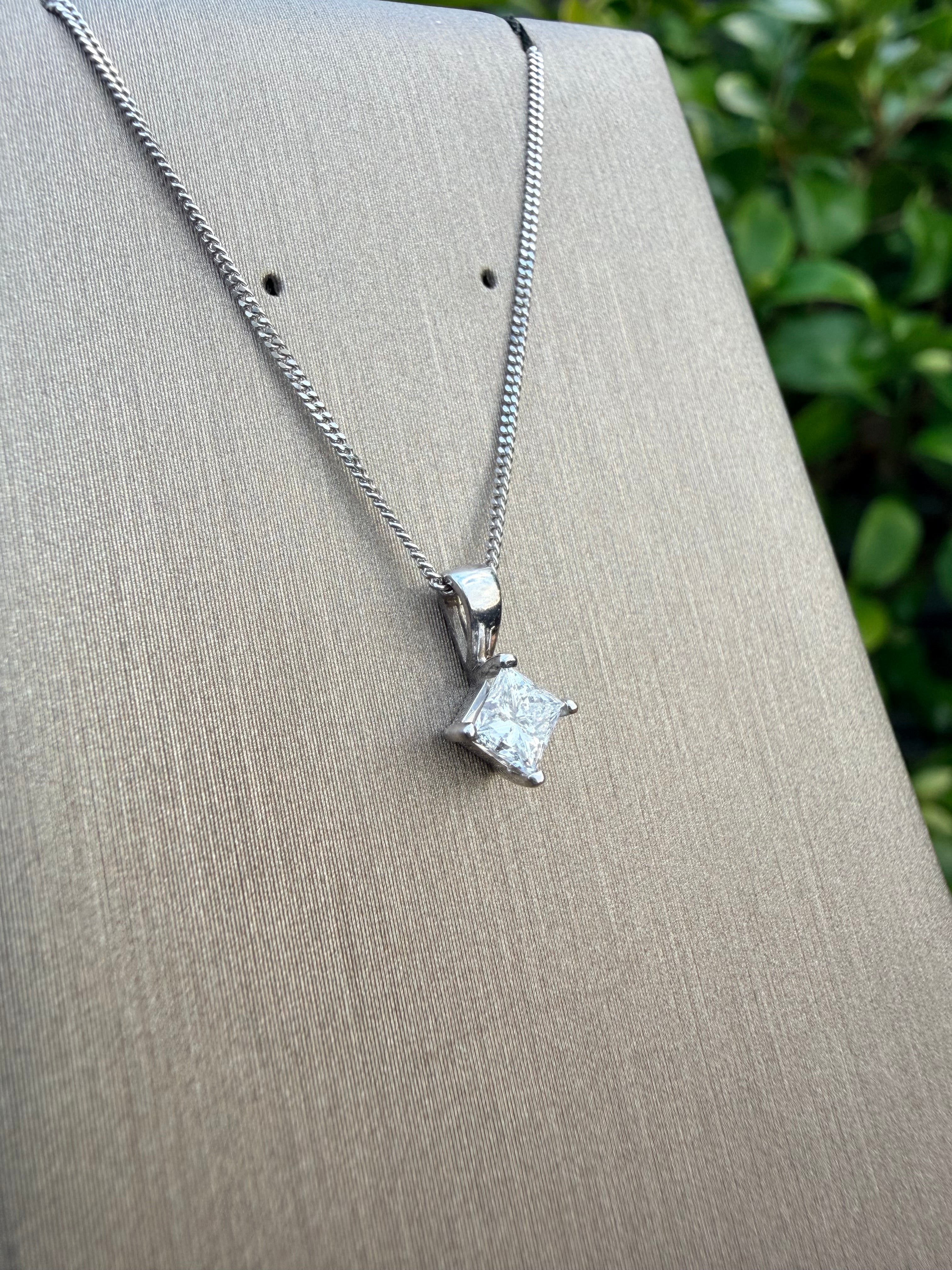 18k White Gold 0.34Ct Natural Princess Cut Diamond Solitaire Pendant And Chain Set certified