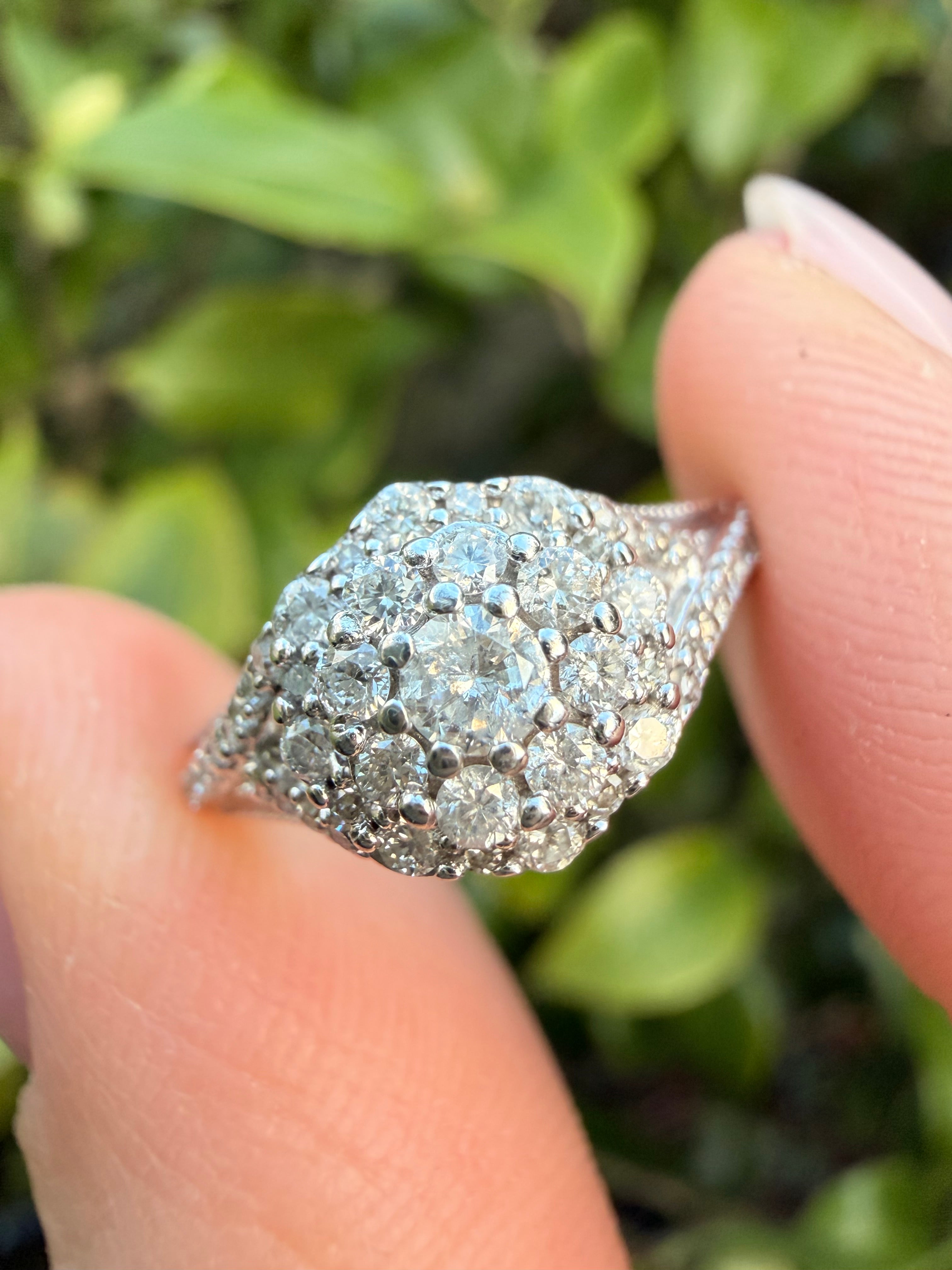 9k White Gold 0.50ct Natural Round Cut Diamond Cluster Ring certified