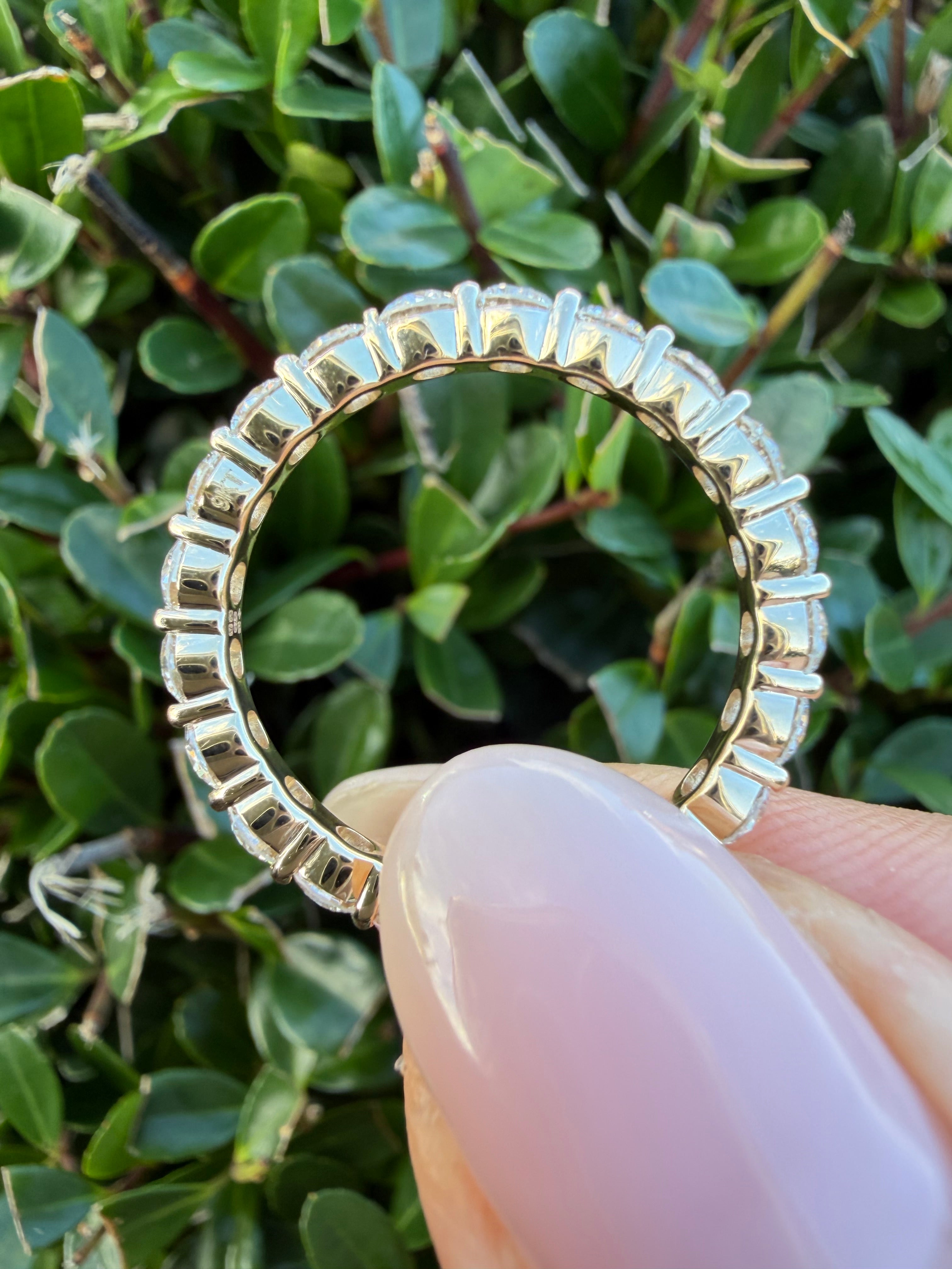 2.27ct round brilliant cut lab grown Diamond Full Eternity Ring 9k yellow Gold IGI certified