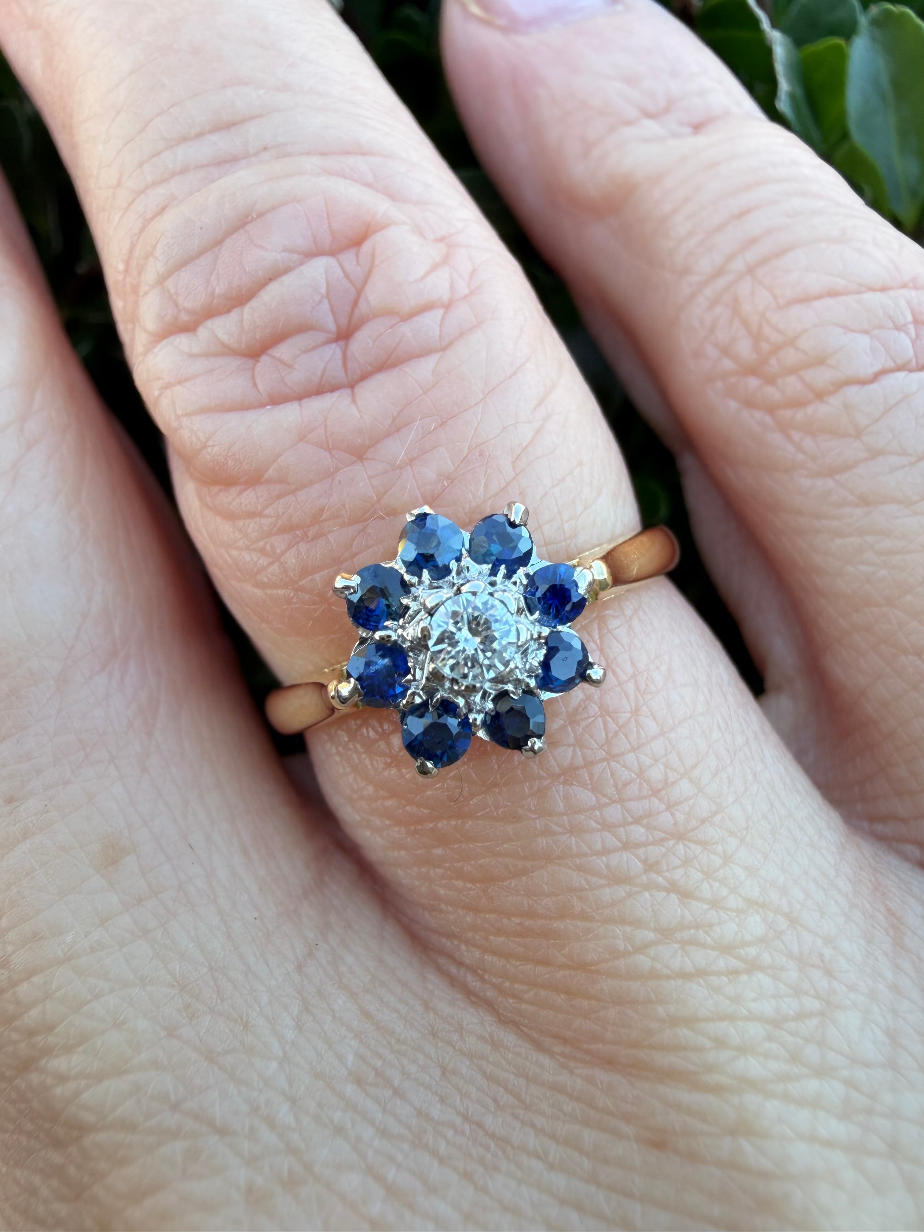 18k Yellow Gold Natural Diamond And Sapphire ring certified