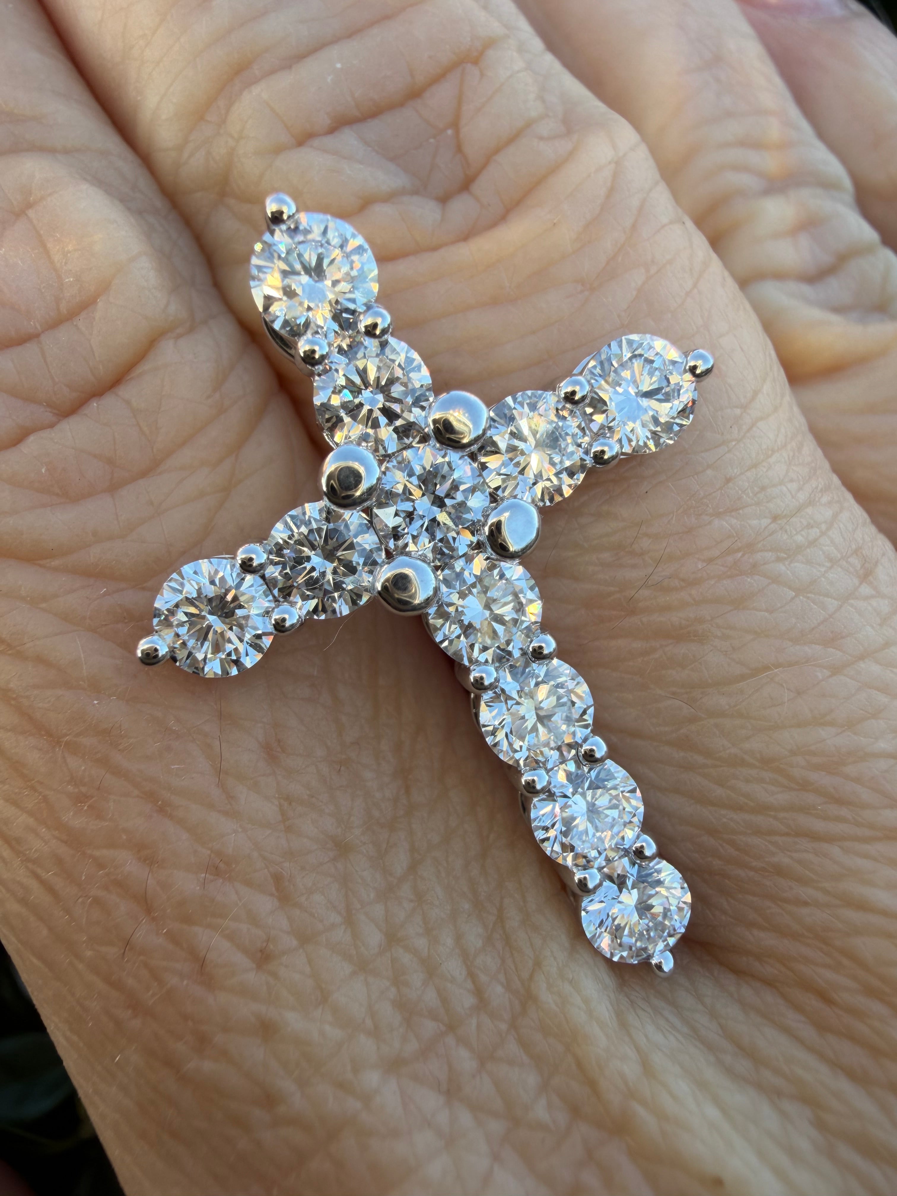 2.36ct round cut lab grown diamond Cross Pendant 9k White Gold IGI certified