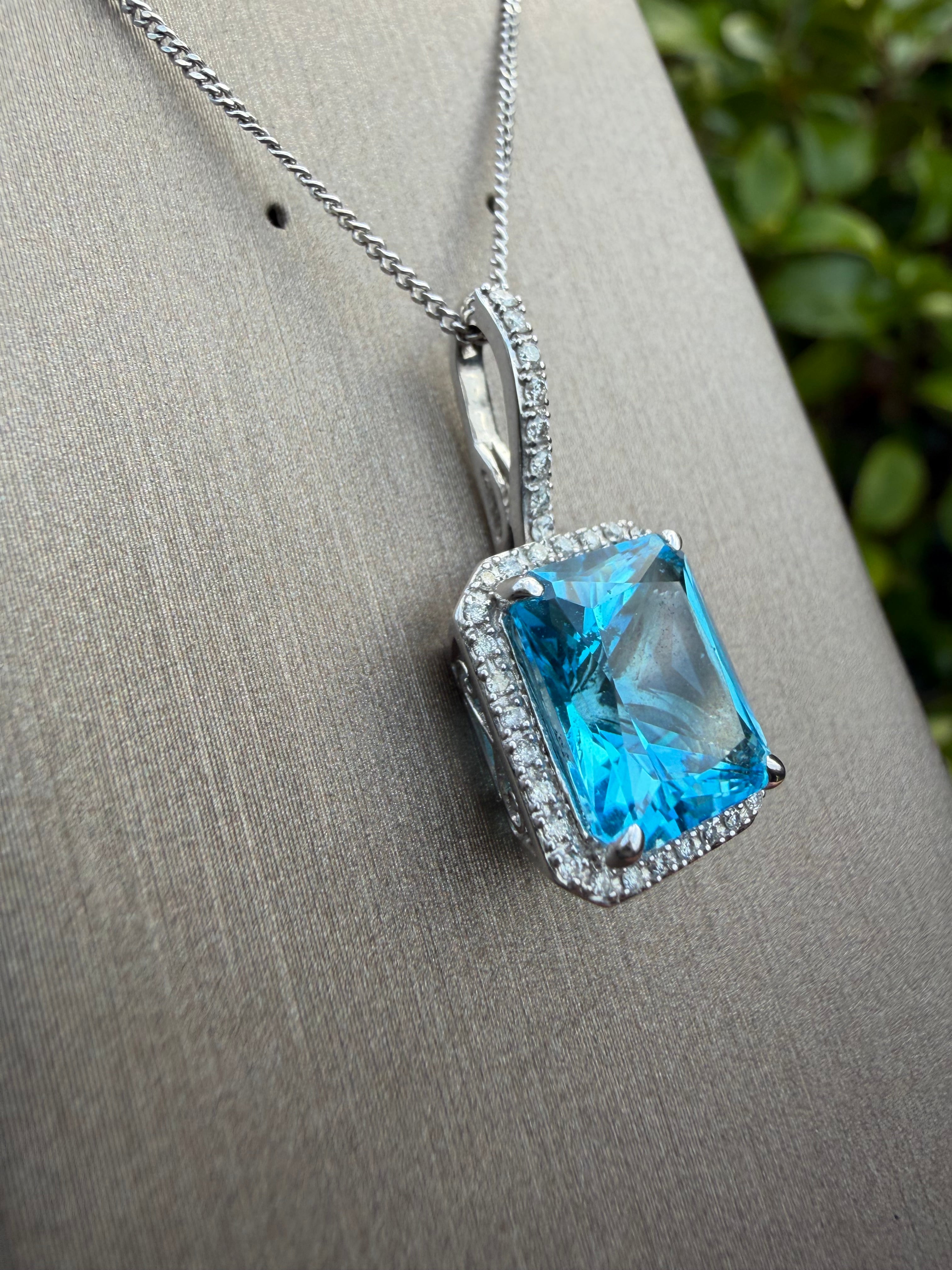 14ct Gold 6ct Natural Topaz And Natural Diamond Necklace Certified