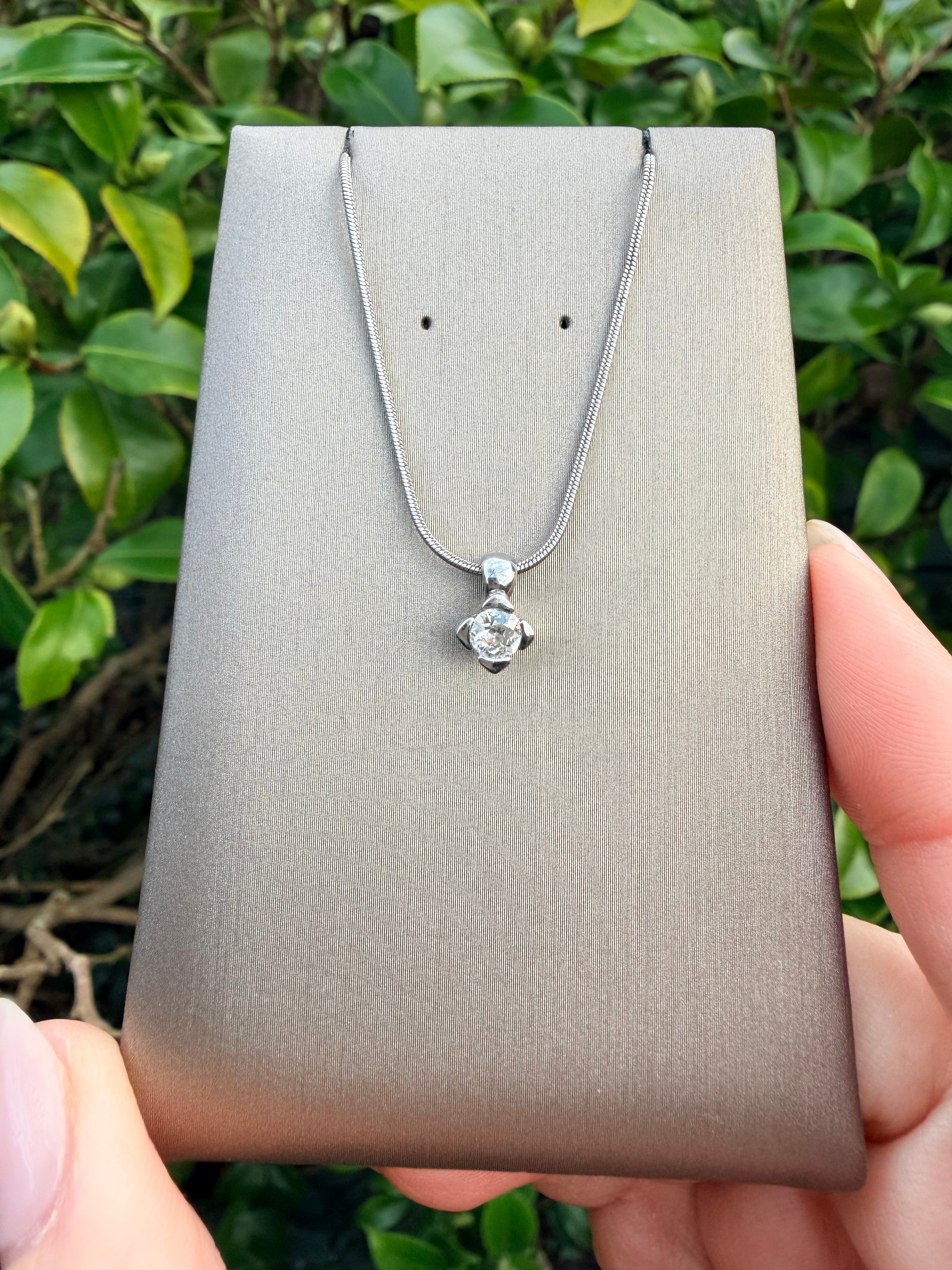 18k White Gold 0.30Ct Natural Old European Cut Diamond Solitaire Pendant And Chain Set certified