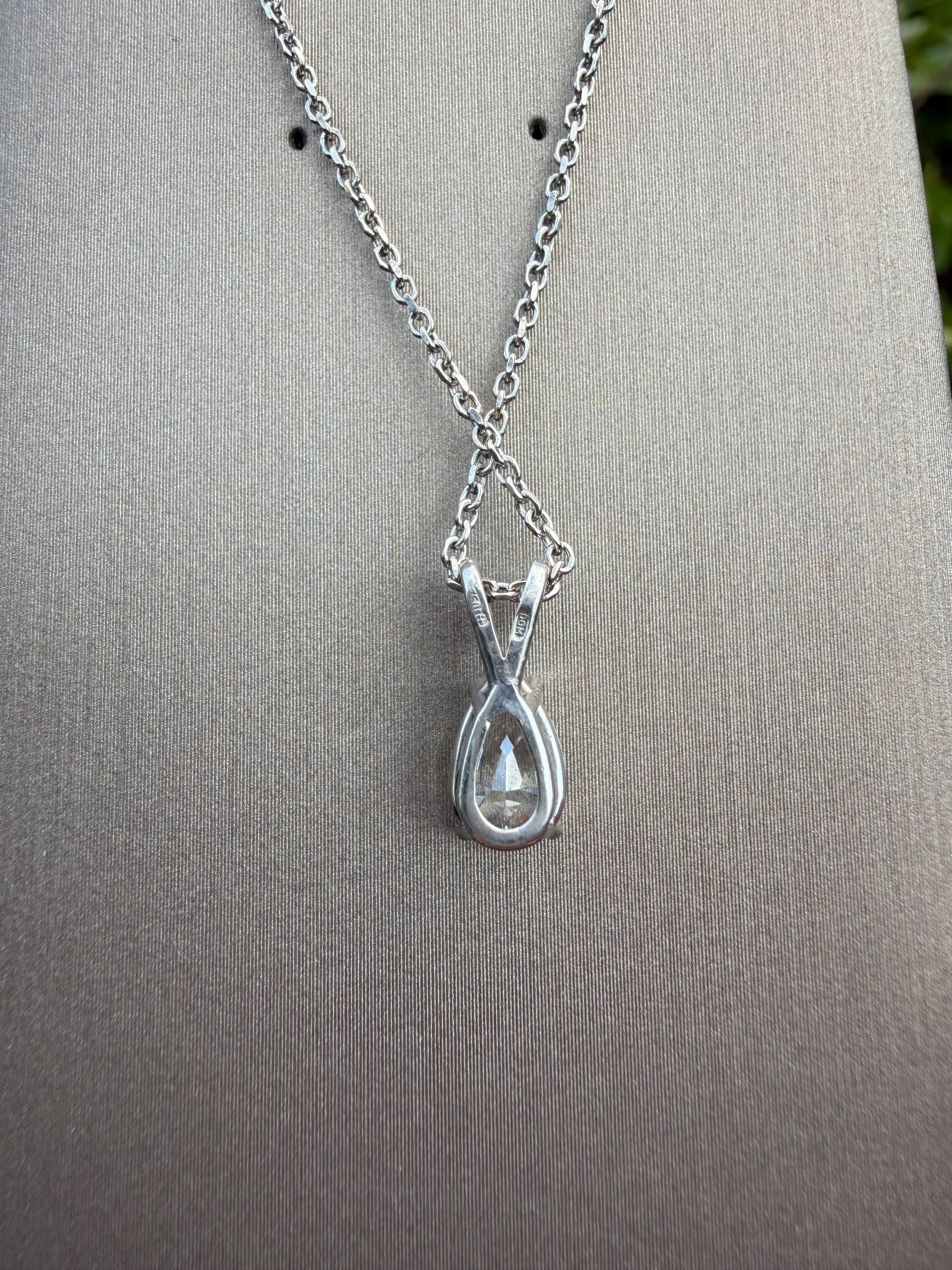18k White Gold 0.72ct Gia Natural Pear Shape Cut Diamond Solitaire Necklace certified