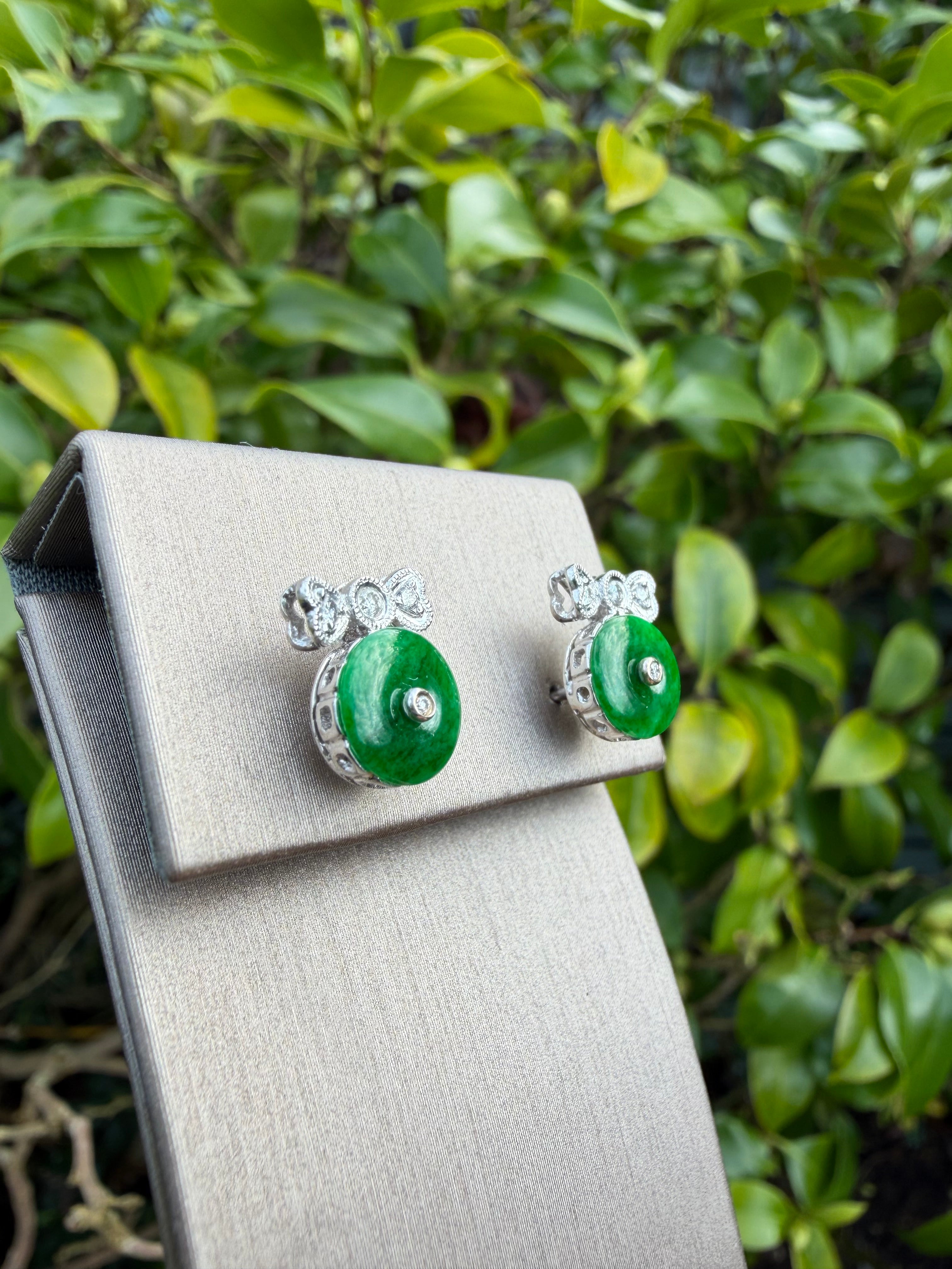18k White Gold Natural Jade And Natural Diamond Earrings certified