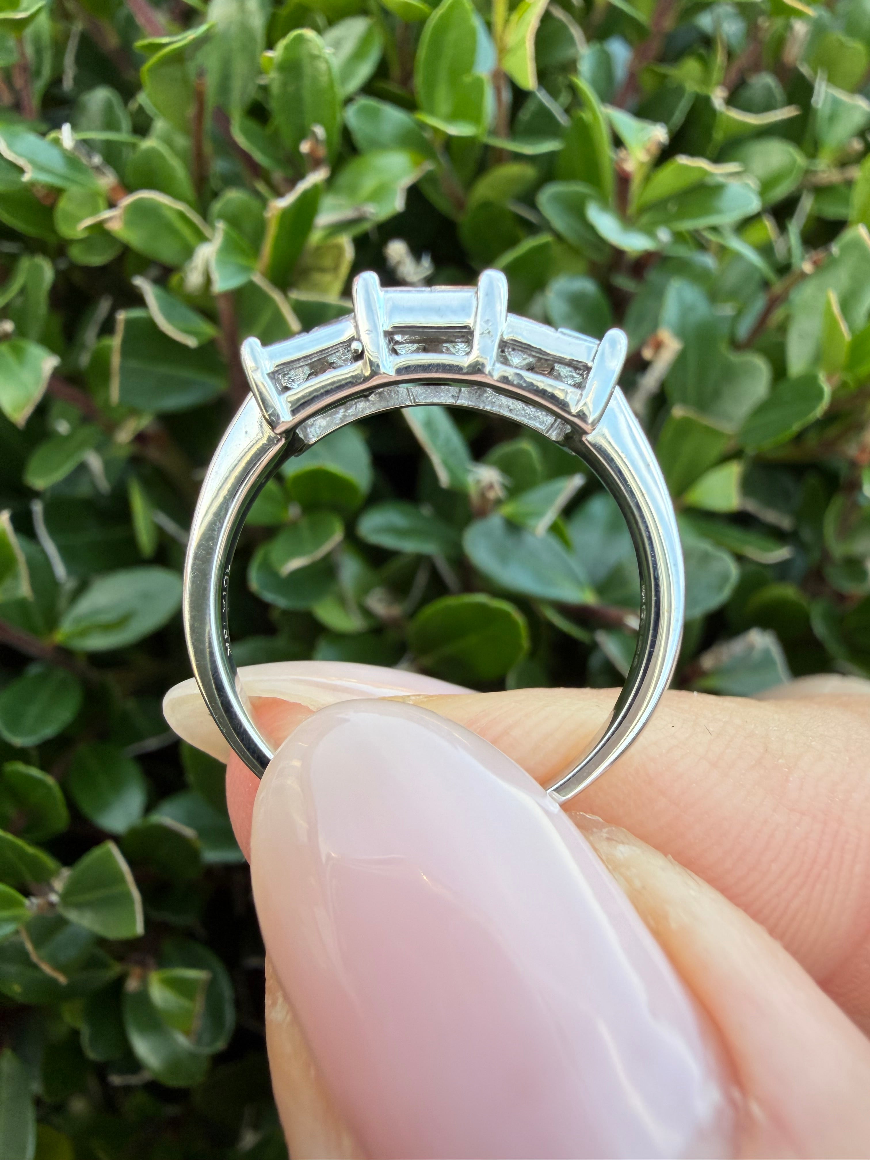 18k White Gold 1.00ct Natural Princess Cut Diamond Cluster Ring certified