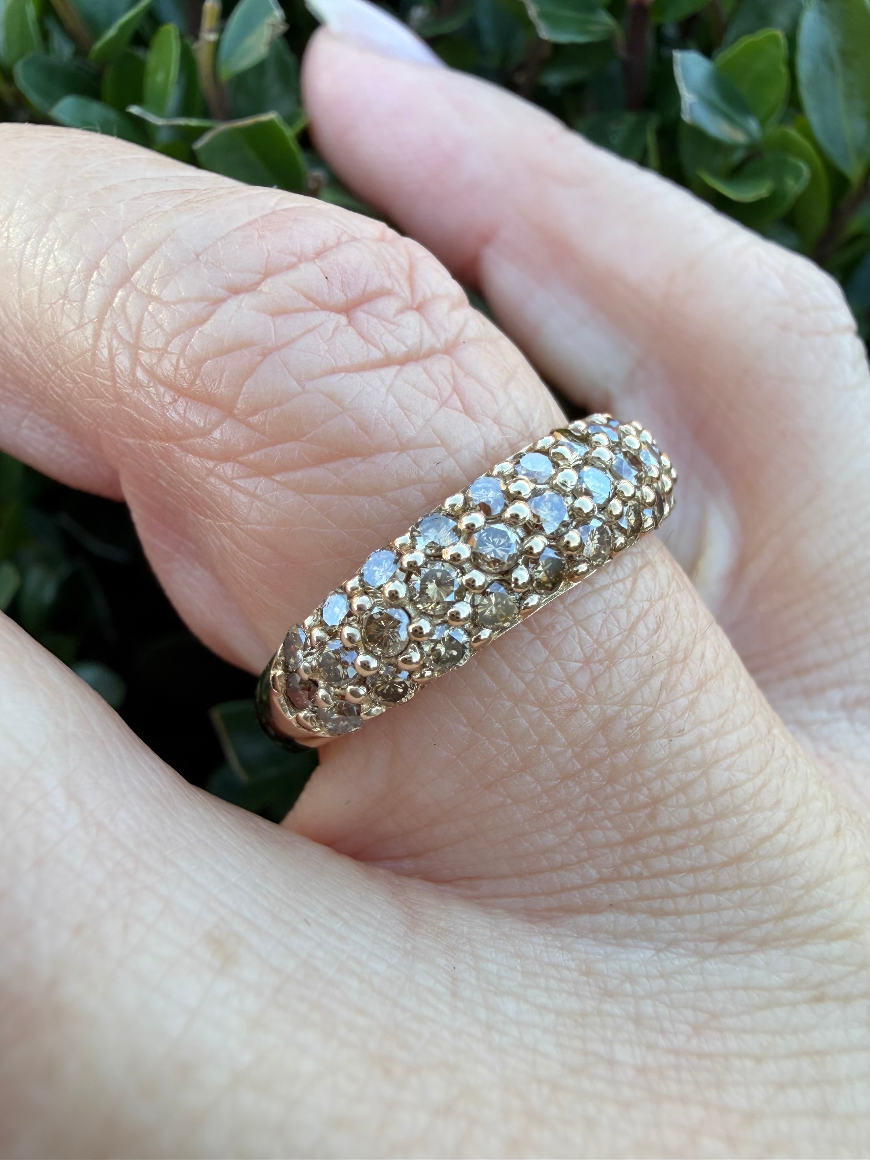 9k Yellow Gold 1.00ct Natural Round Cut Diamond Band certified