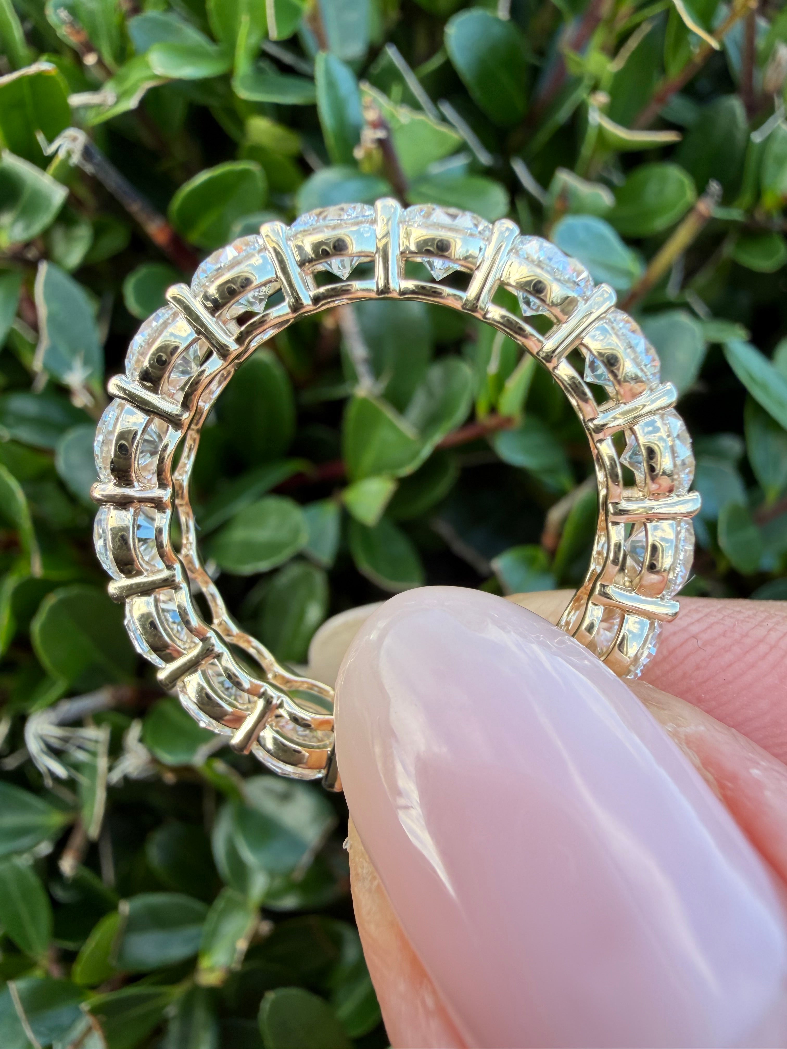 4.45ct round brilliant cut lab grown Diamond Full Eternity Ring 9k yellow Gold IGI certified