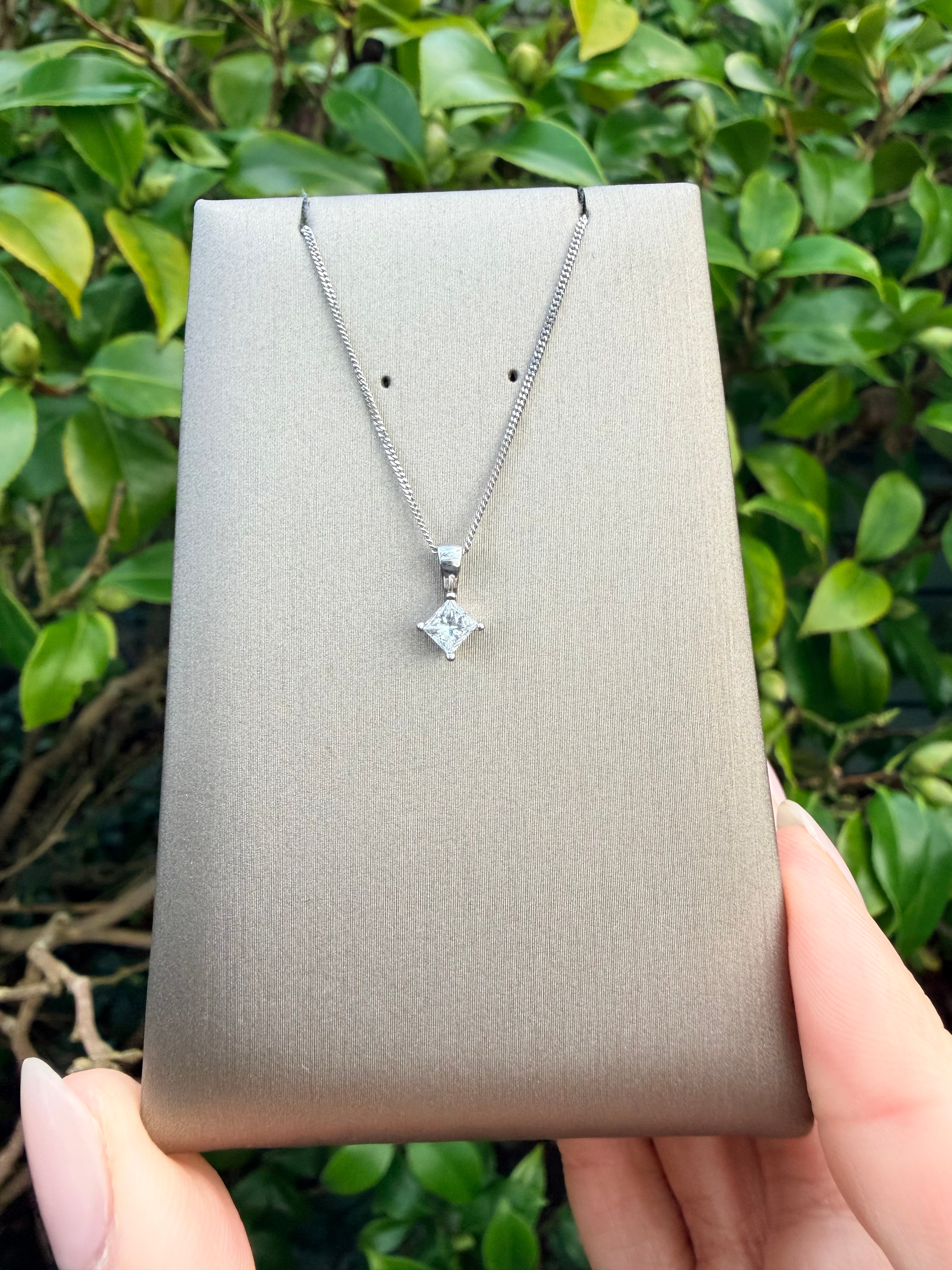 18k White Gold 0.34Ct Natural Princess Cut Diamond Solitaire Pendant And Chain Set certified