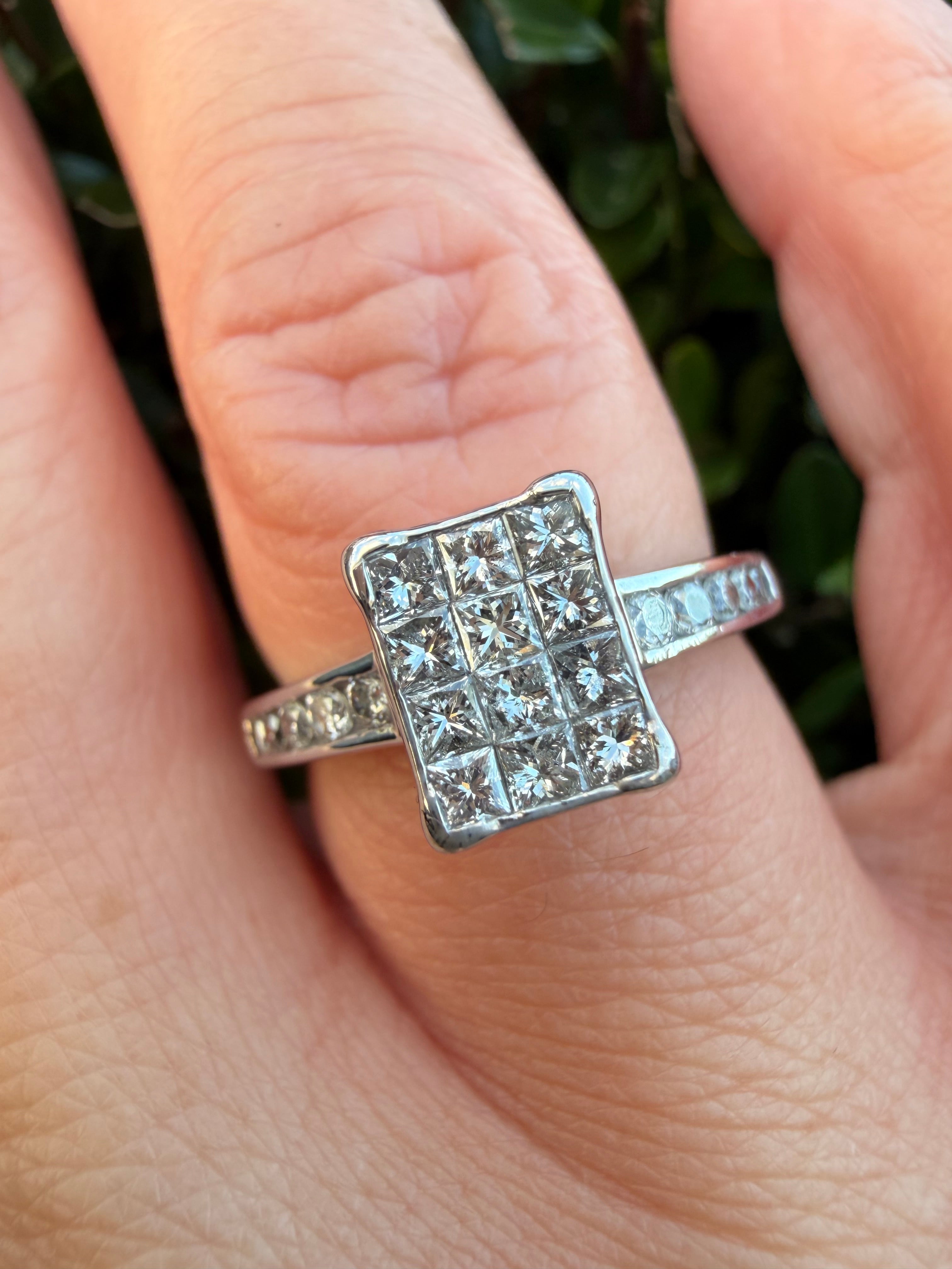 18k White Gold 1.00ct Natural Diamond Cluster Ring certified