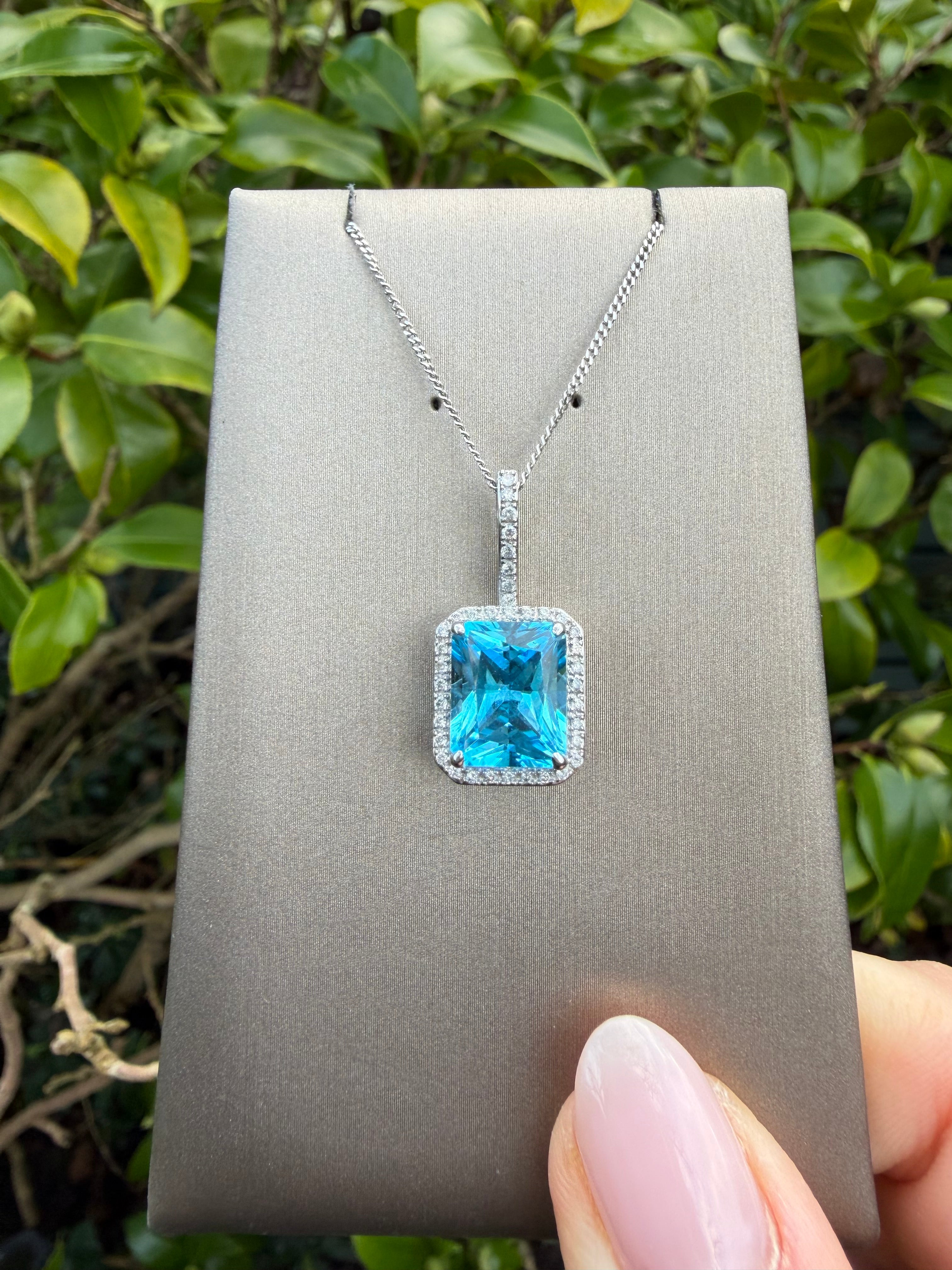 14ct Gold 6ct Natural Topaz And Natural Diamond Necklace Certified