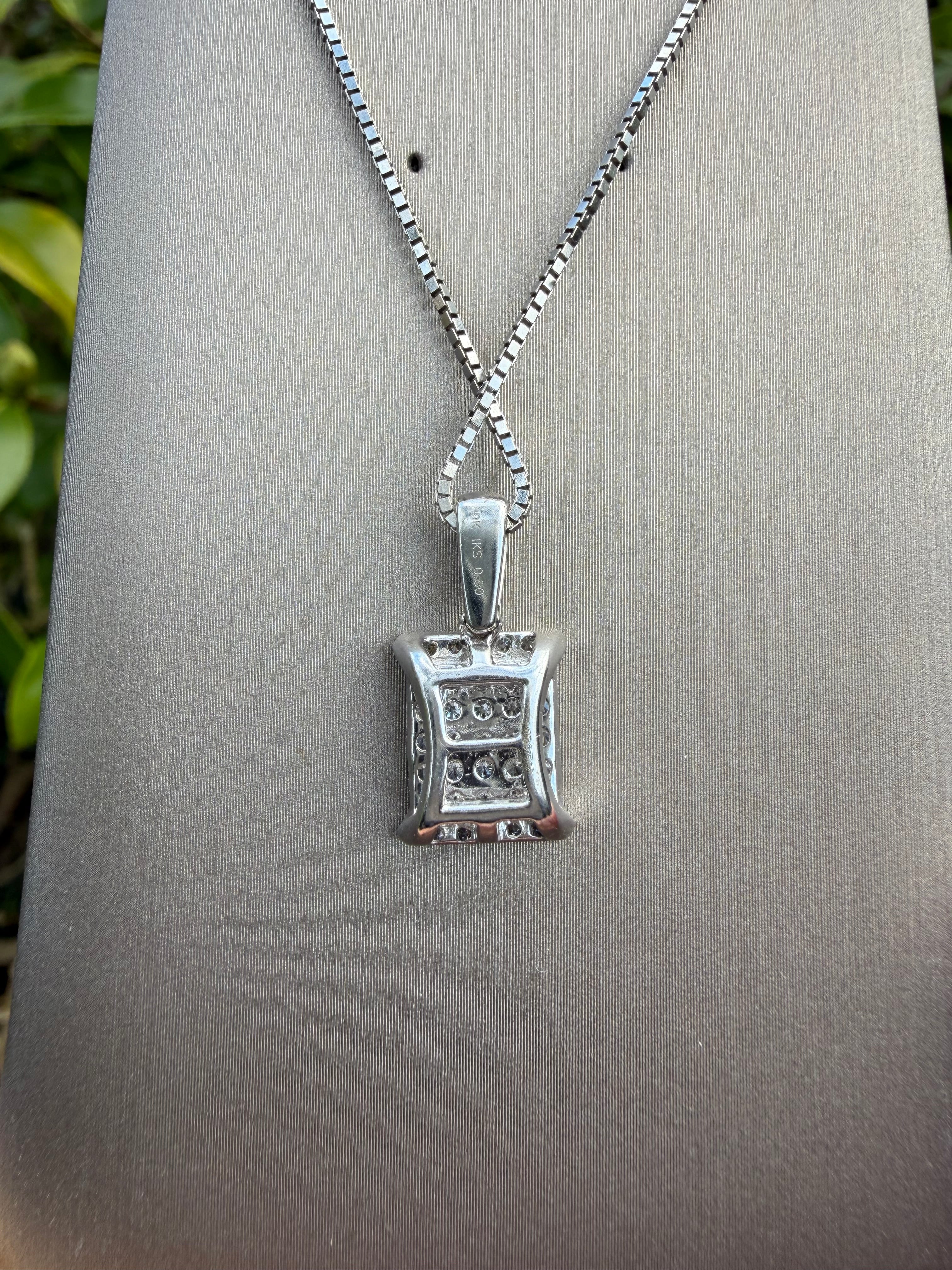 9k White Gold 0.50 Ct Natural Diamond Pendant And Chain Set Certified