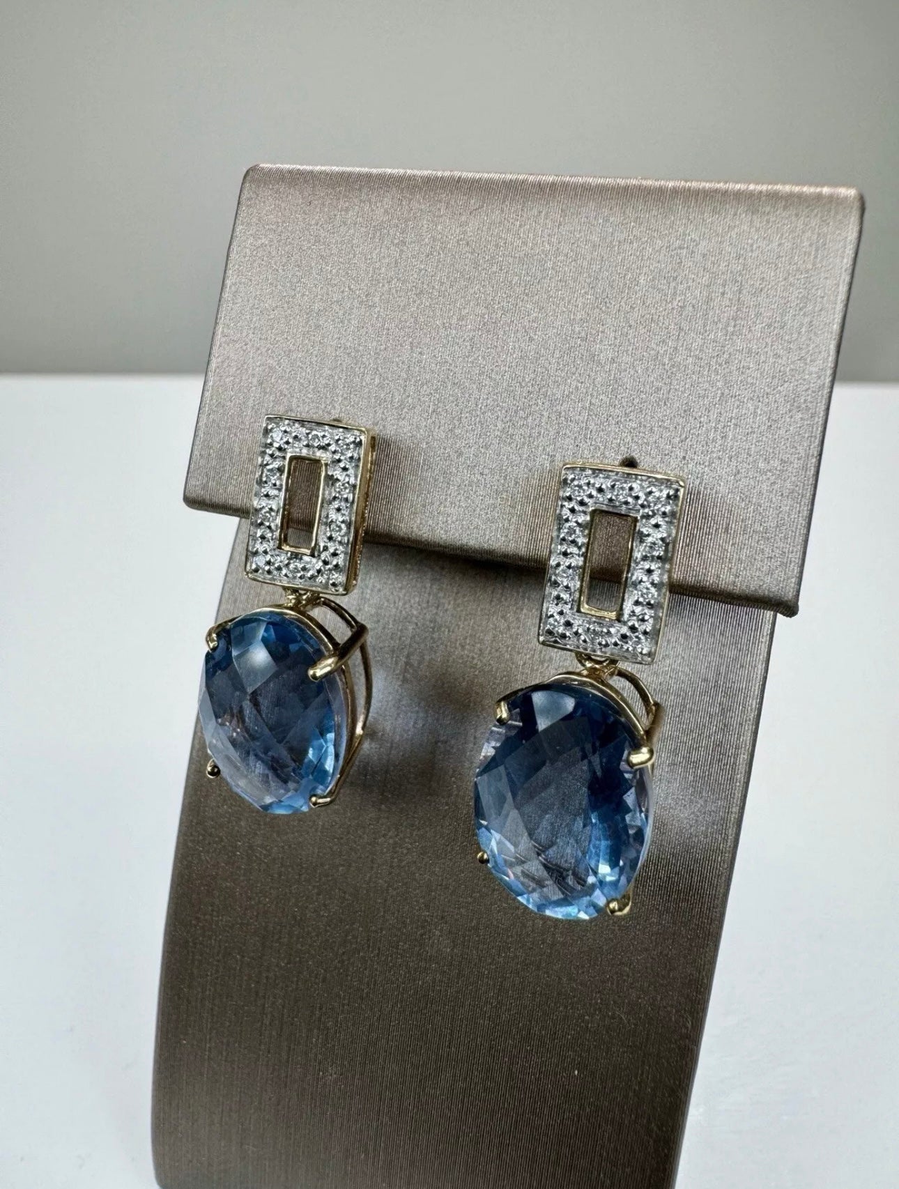 9k Yellow Gold Natural Round Cut Diamond And Fluorite Drop Earrings certified