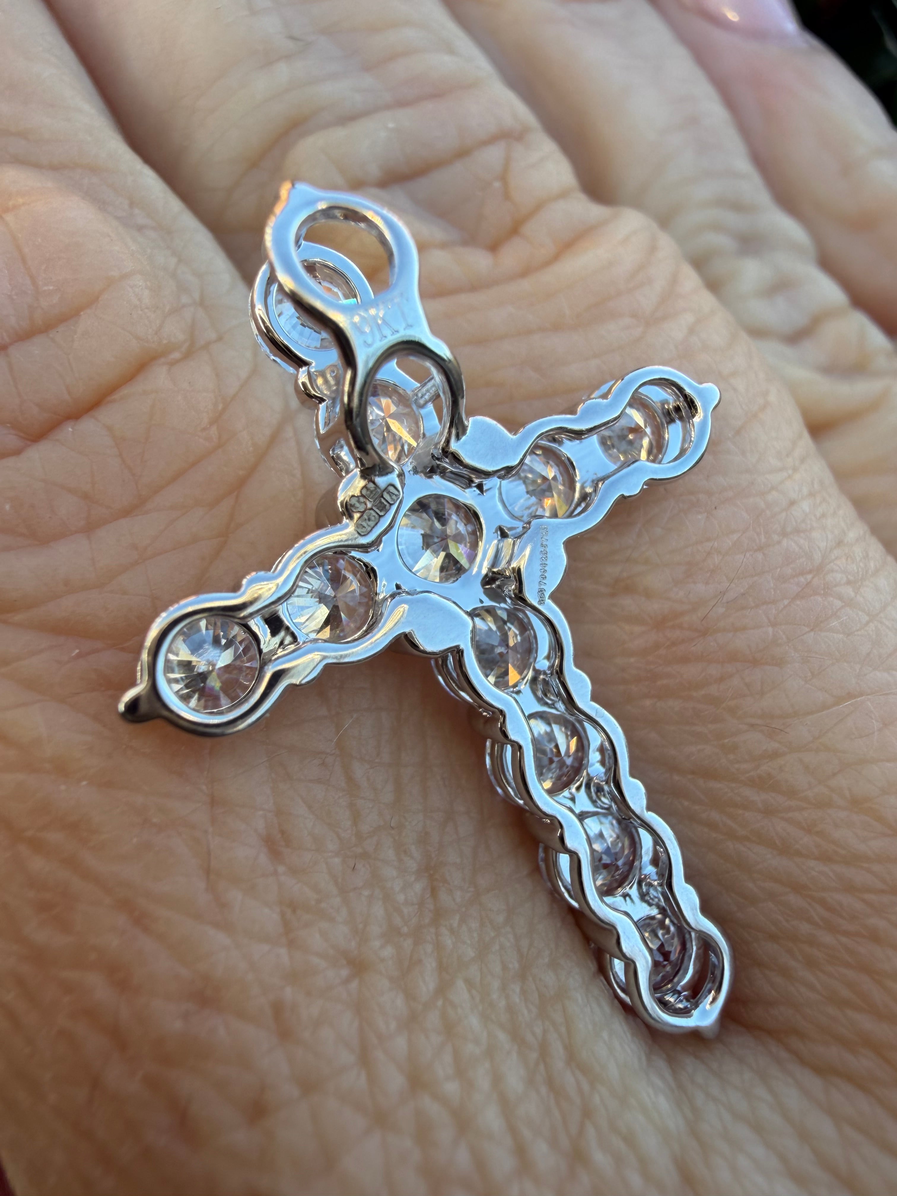 2.36ct round cut lab grown diamond Cross Pendant 9k White Gold IGI certified