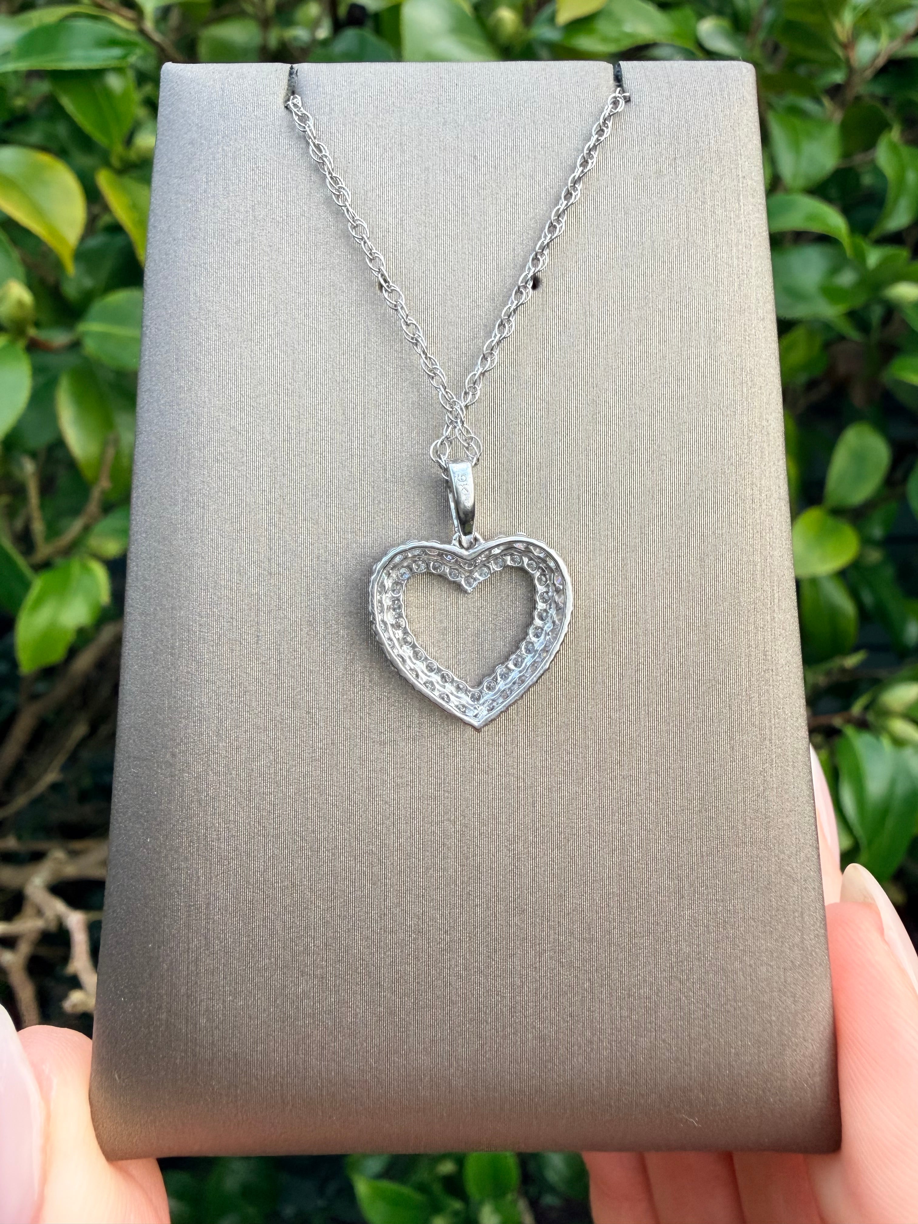 9K White Gold 1.00ct Natural Round Cut Diamond Heart Pendant And Chain Set certified