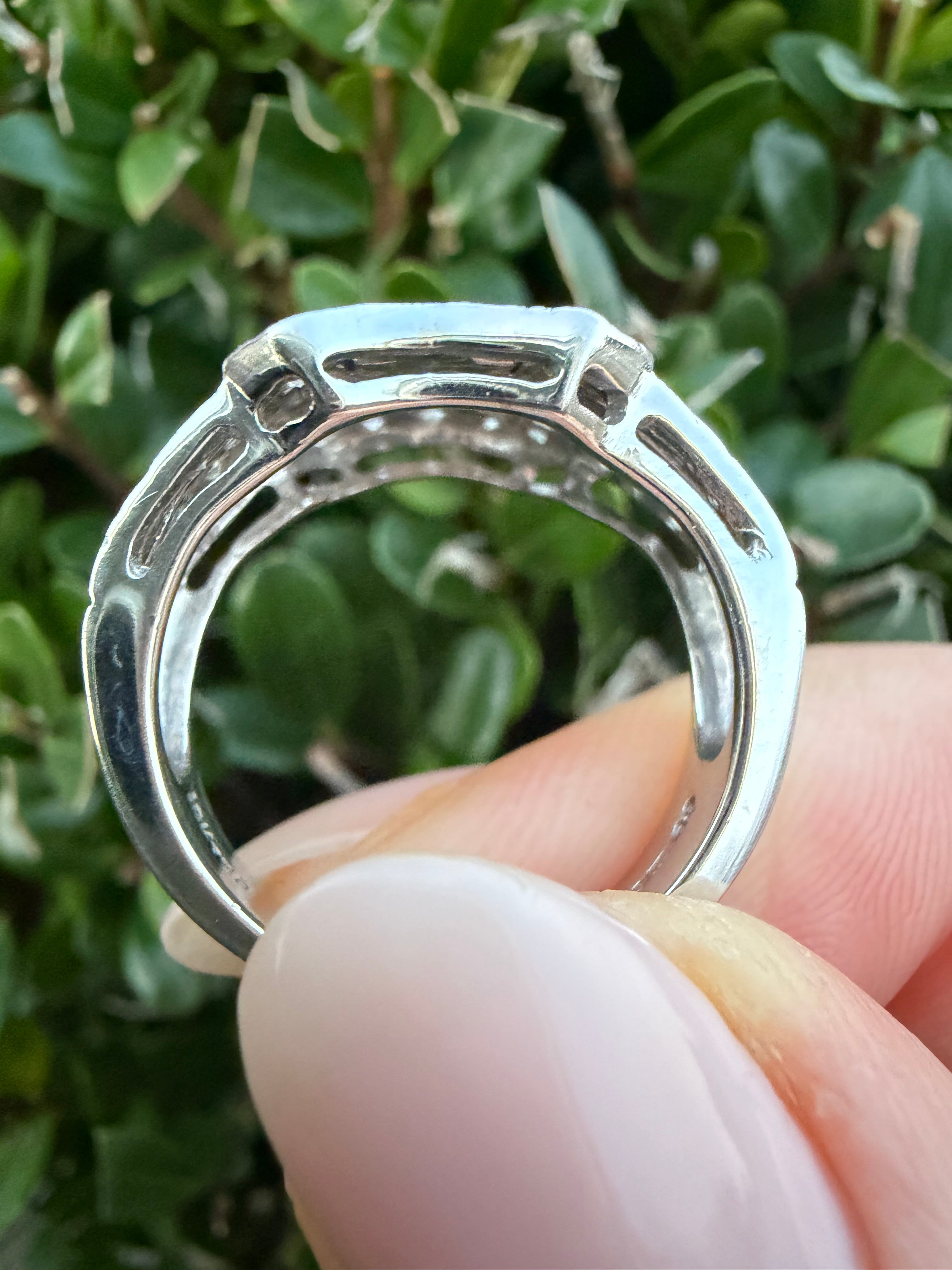 18k White Gold 0.68ct Natural Diamond Cluster Ring certified