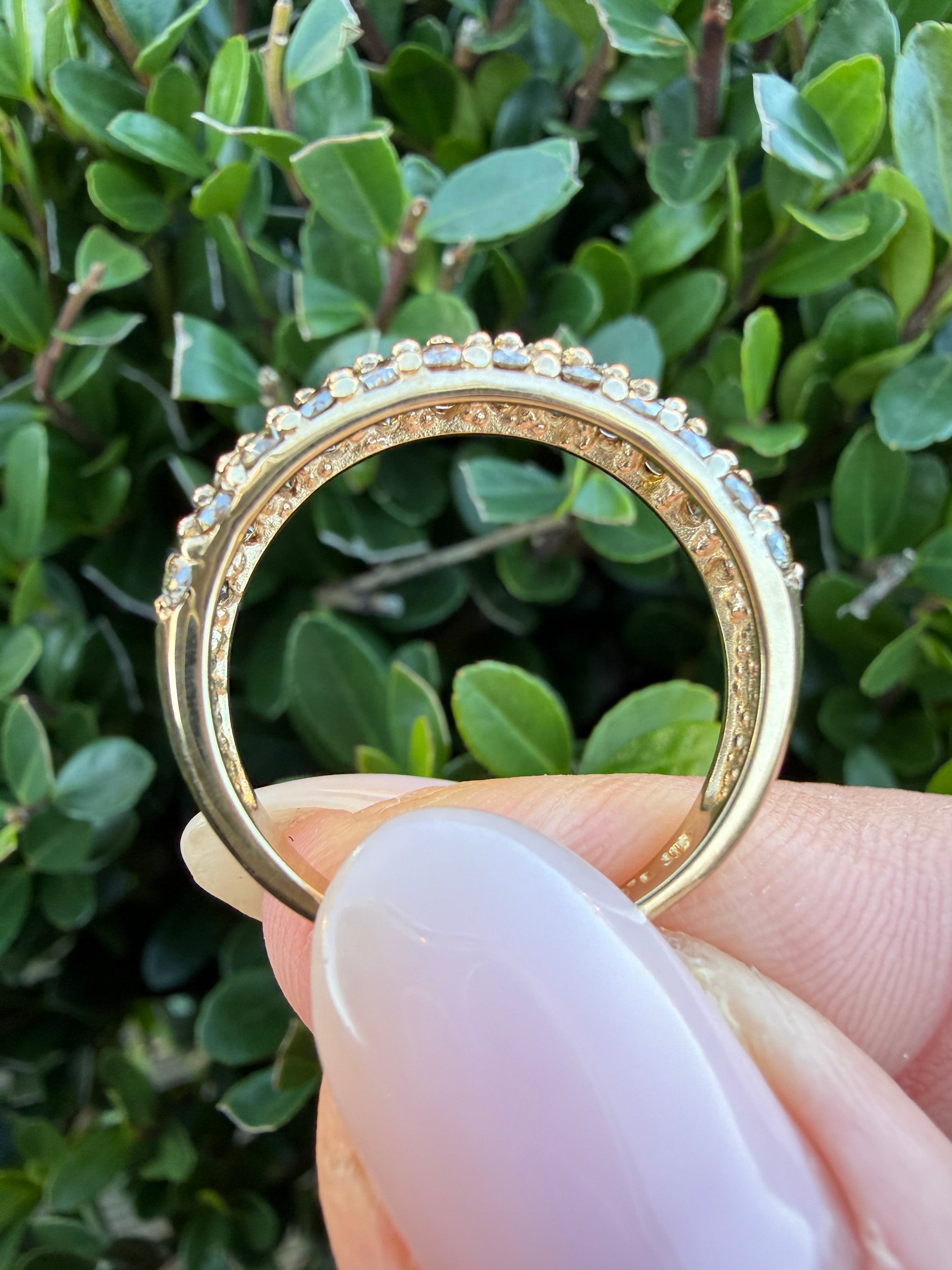 9k Yellow Gold 1.00ct Natural Round Cut Diamond Band certified