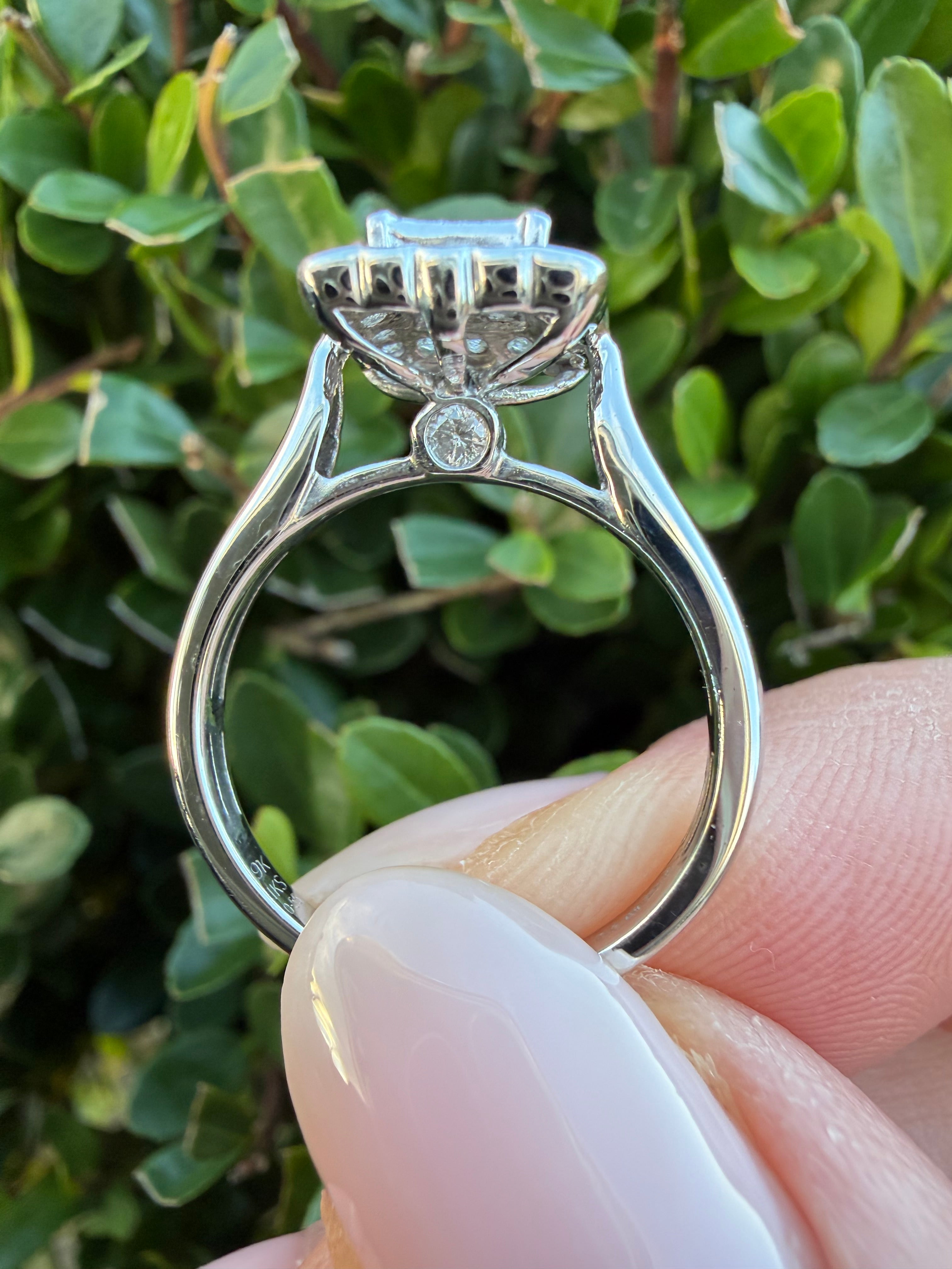 9k White Gold 0.50ct Natural Diamond Cluster Ring certified