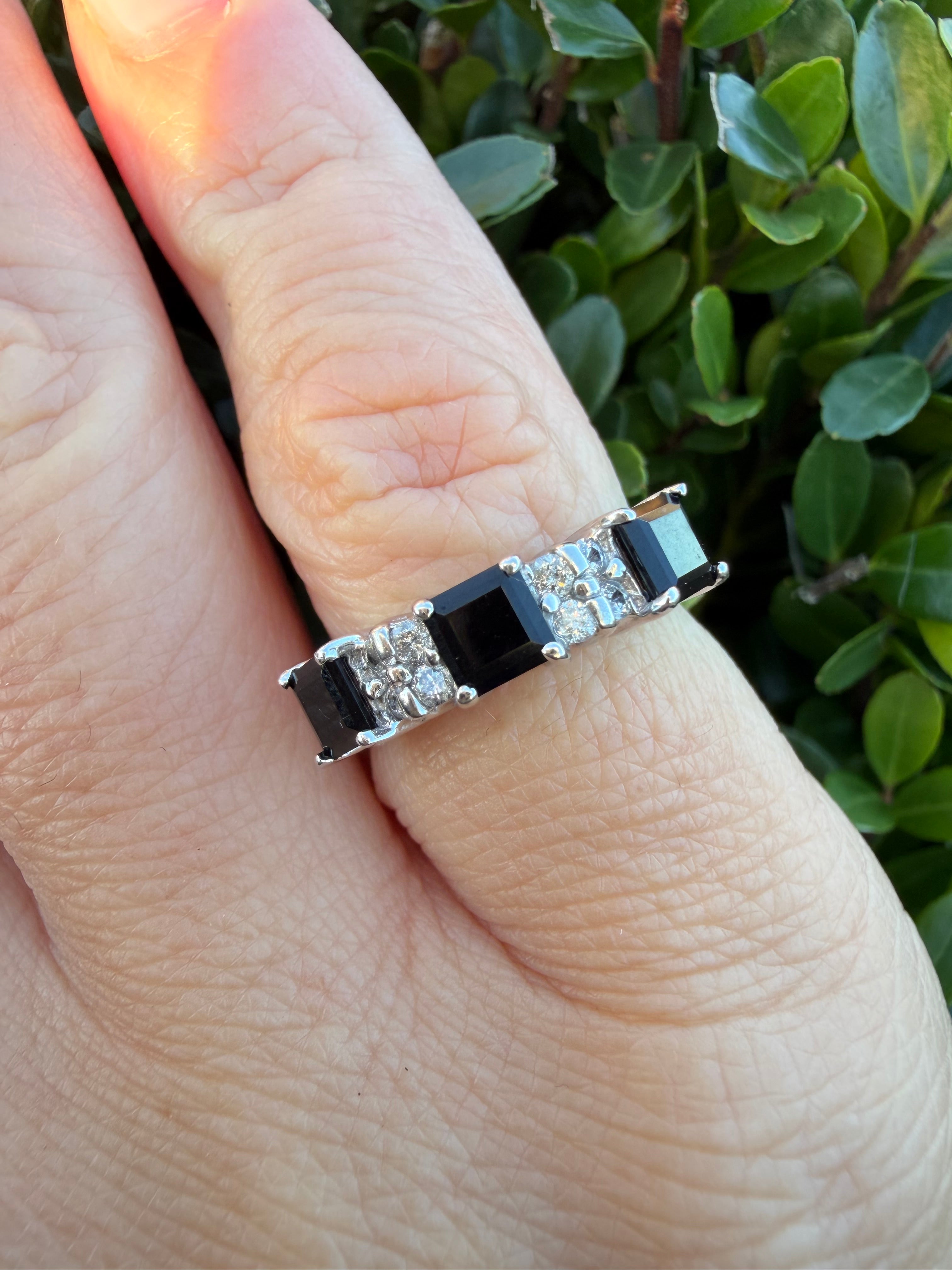 14k White Gold Natural Onyx And Natural Diamond Boat Ring certified