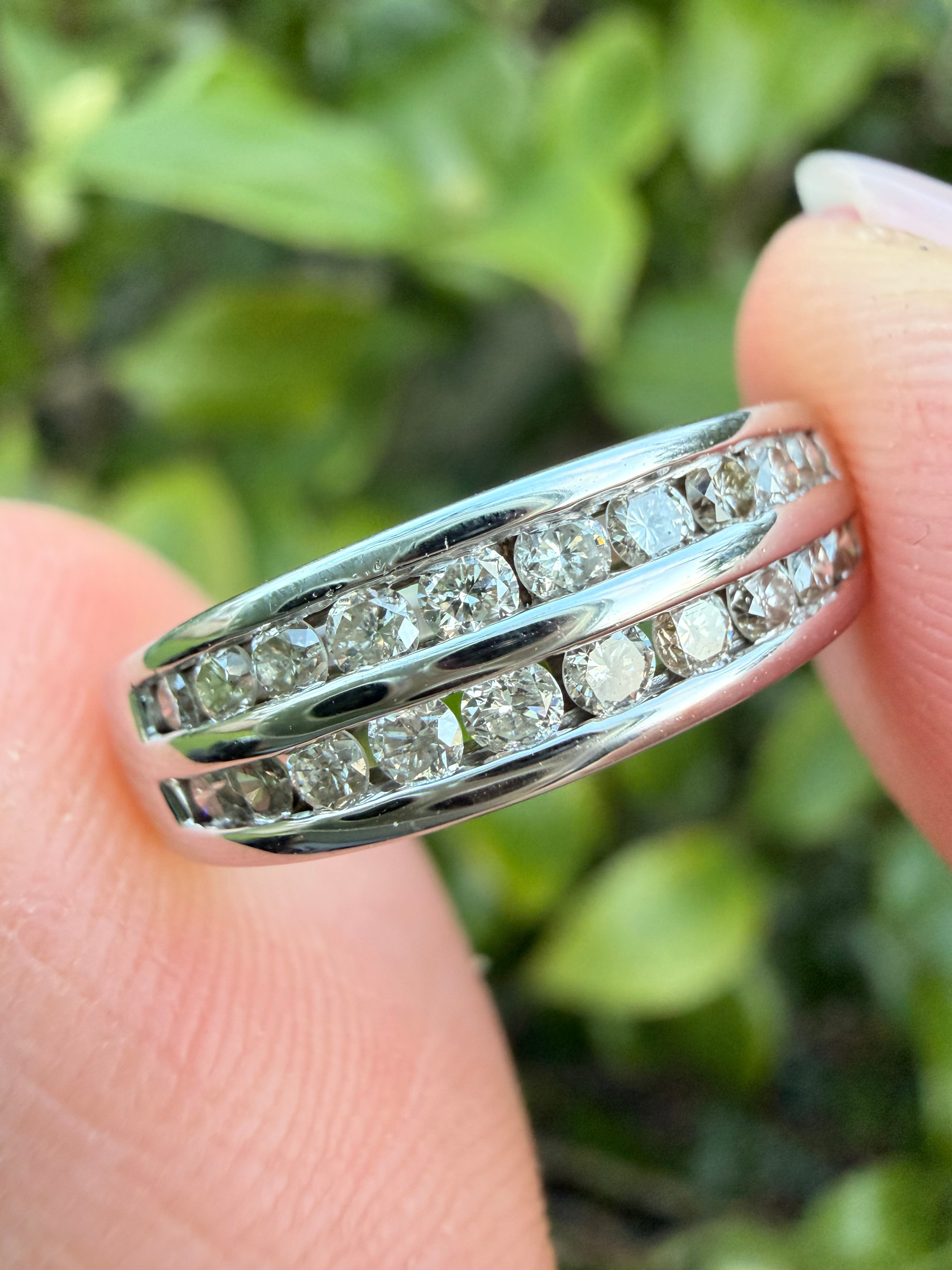 9k White Gold 0.50ct Natural Diamond Half Eternity Ring certified