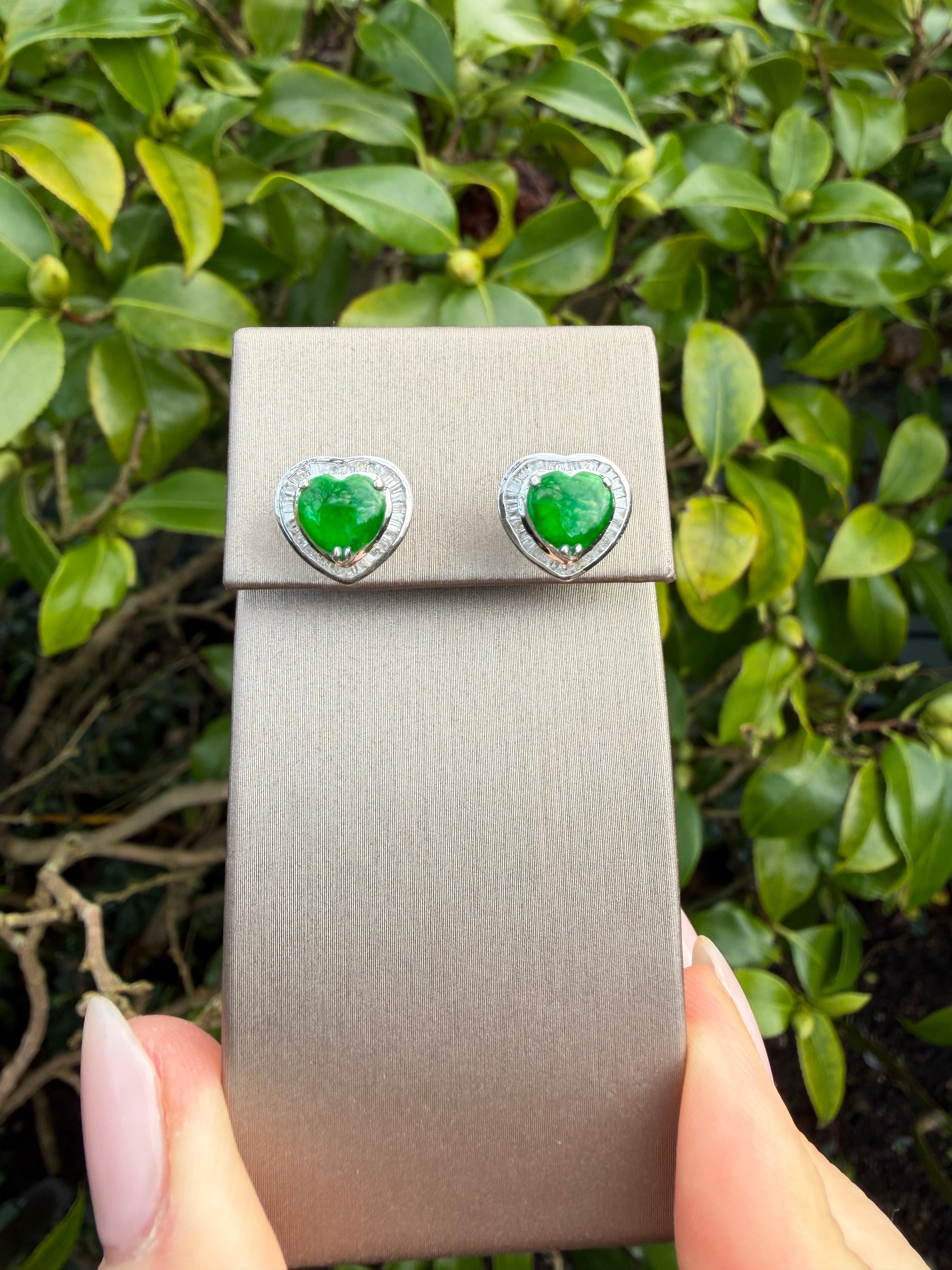 18k White Gold Natural Jade And Natural Baguette Cut Diamond Earrings certified