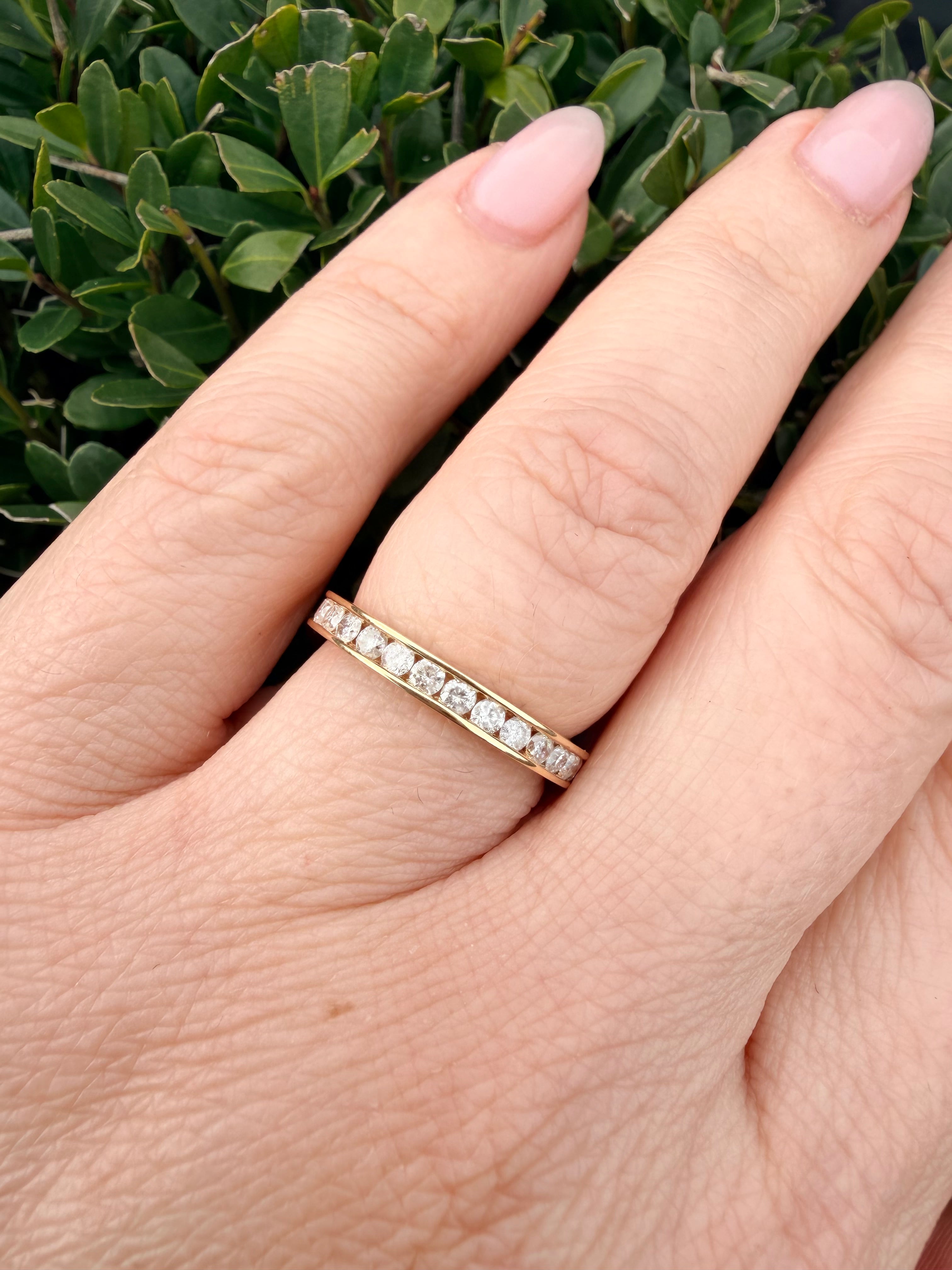 18k Gold 1.00ct Natural Round Cut Diamond Full Eternity Ring Certified