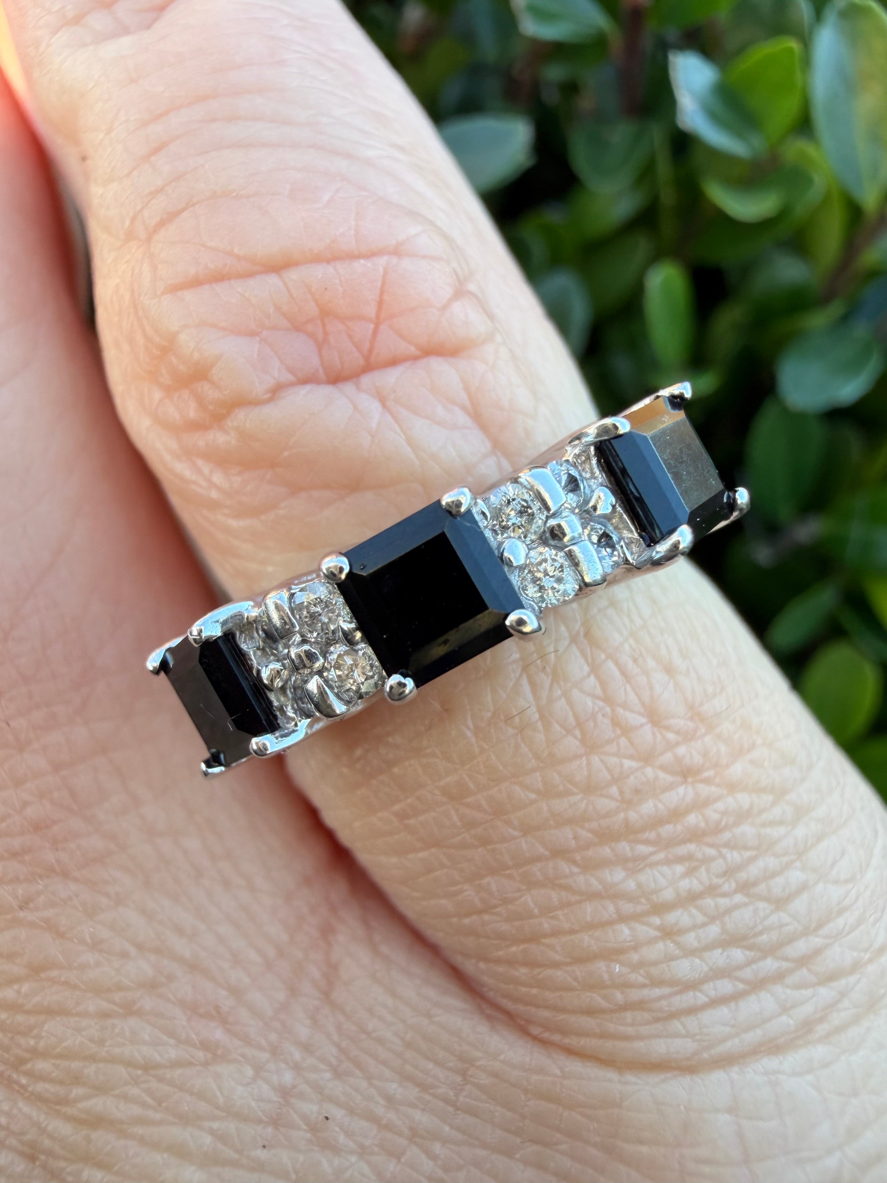 14k White Gold Natural Onyx And Natural Diamond Boat Ring certified