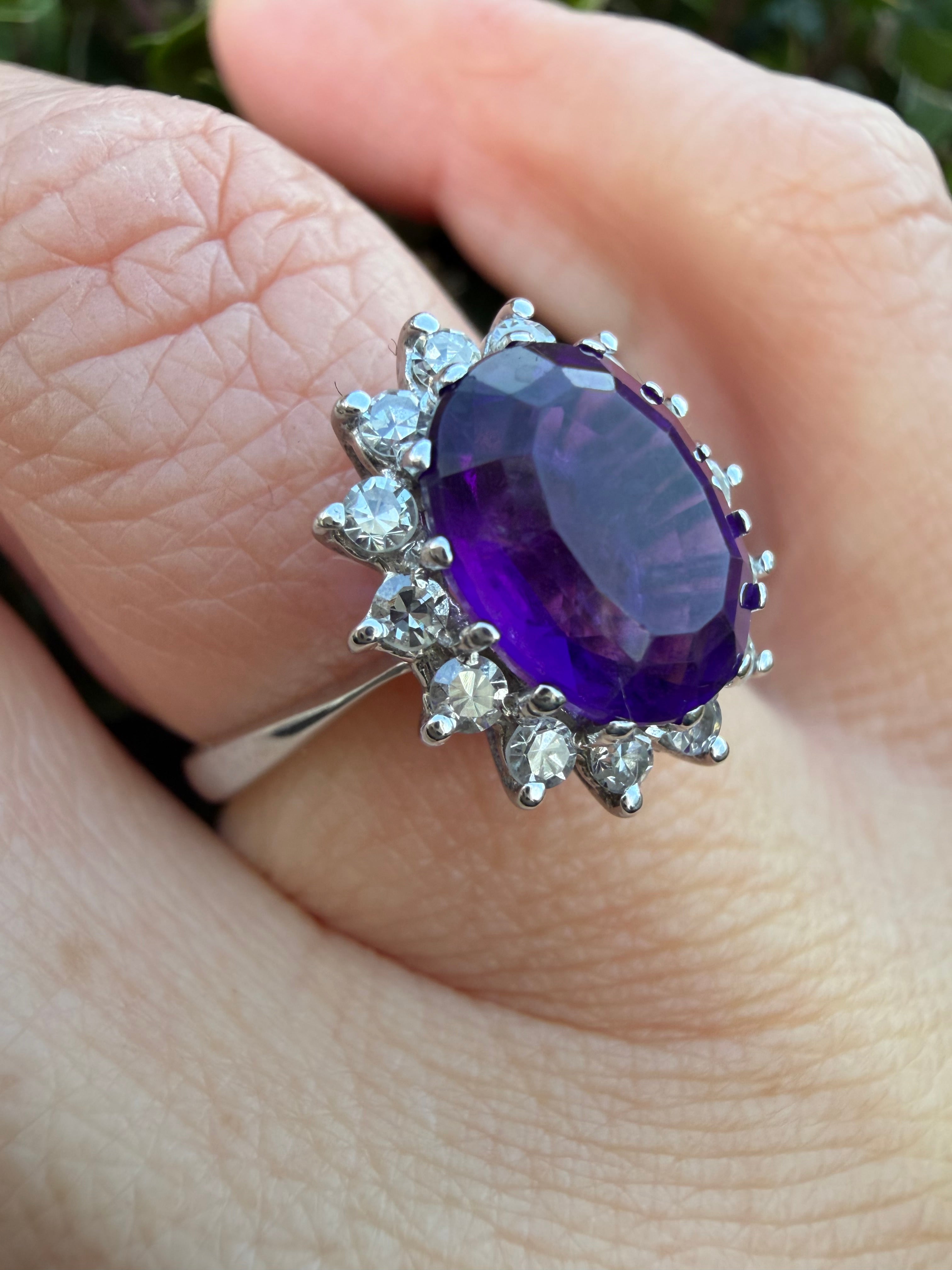 18k Gold Natural Diamond and Amethyst Ring Certified