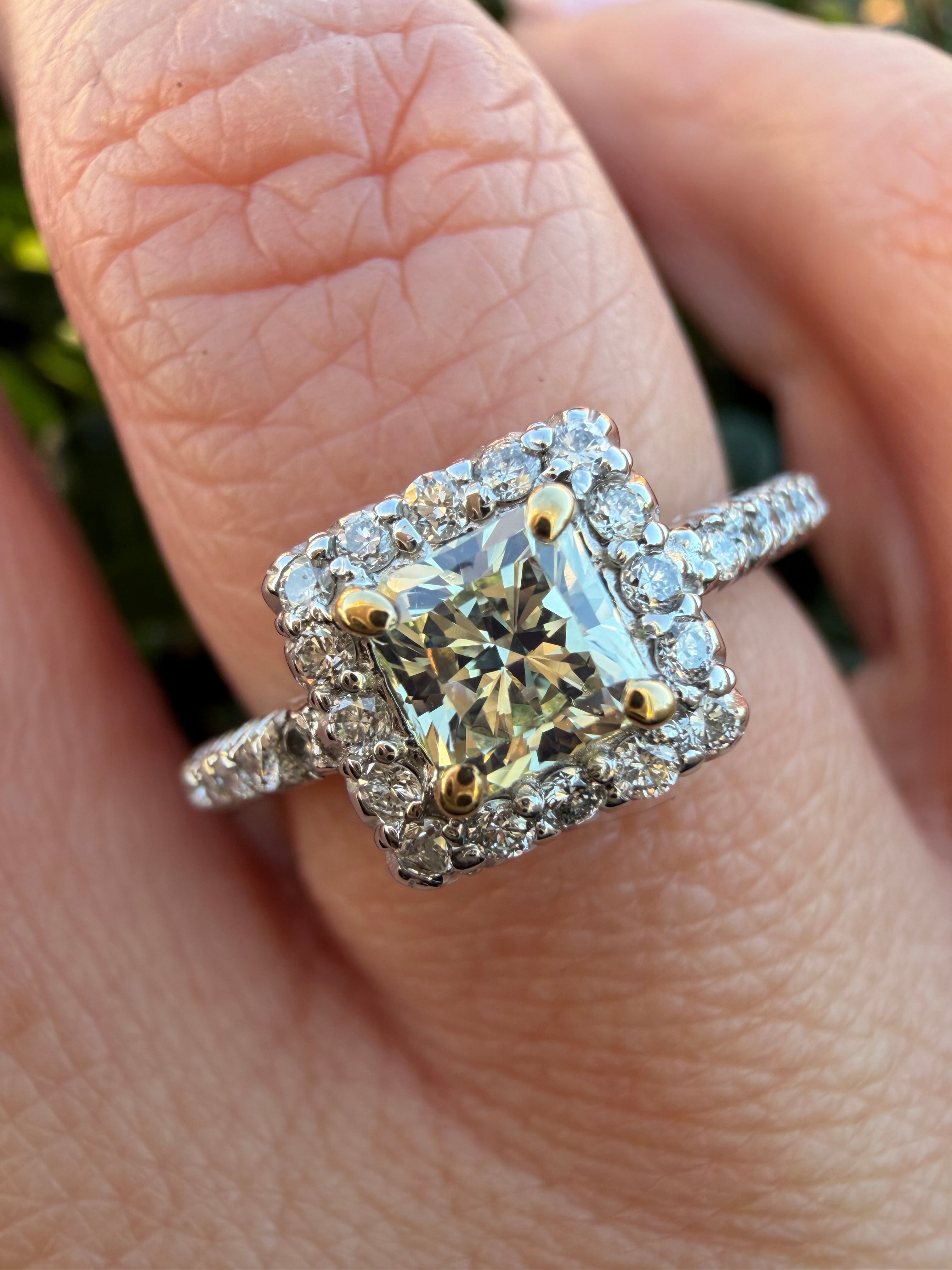 14k White Gold 1.05ct Natural Yellow Diamond Halo Ring certified