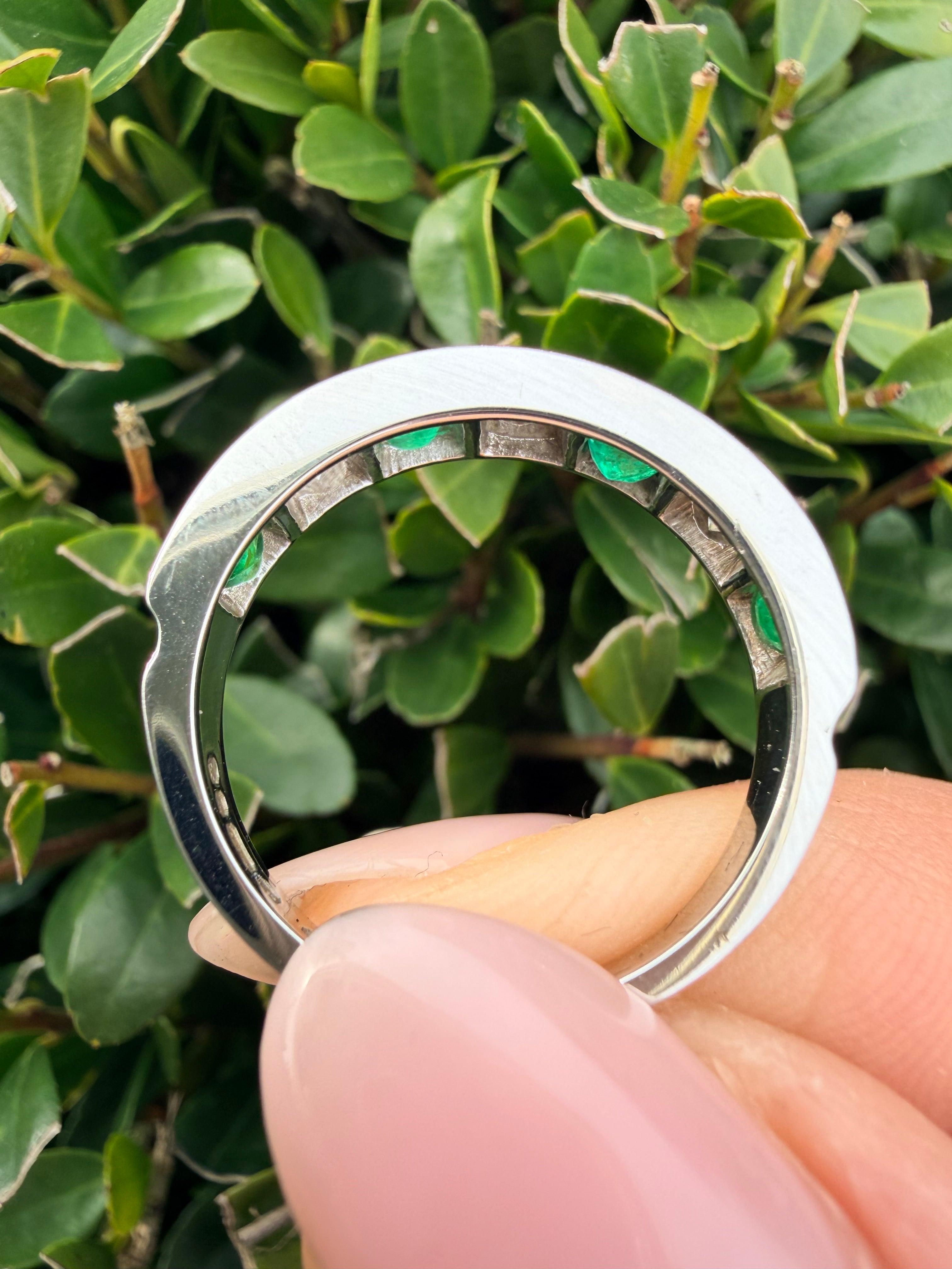 18k gold natural diamond and Natural emerald half eternity ring certified