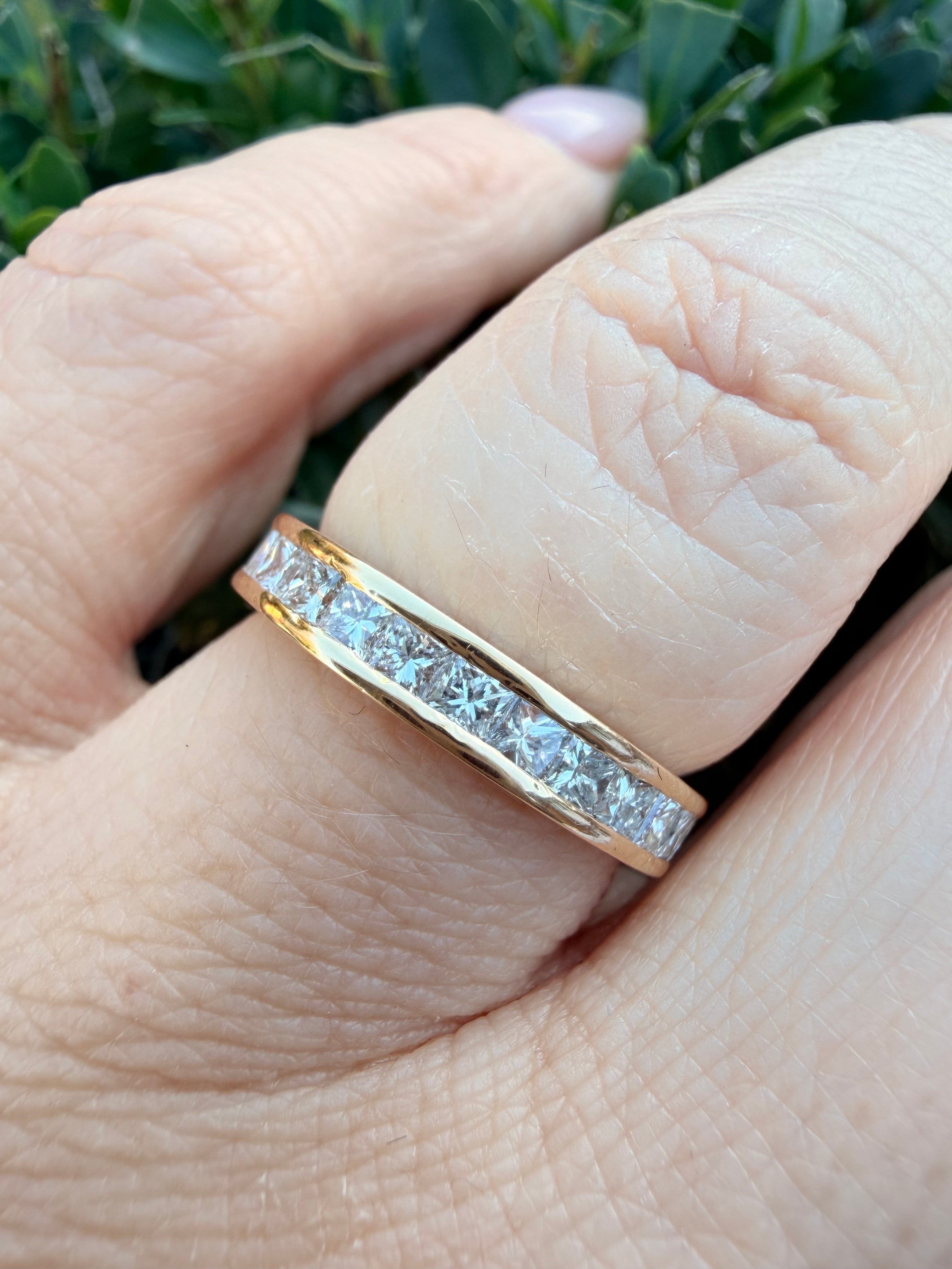 18k yellow Gold 1.40ct natural Princess Cut diamond full eternity ring certified