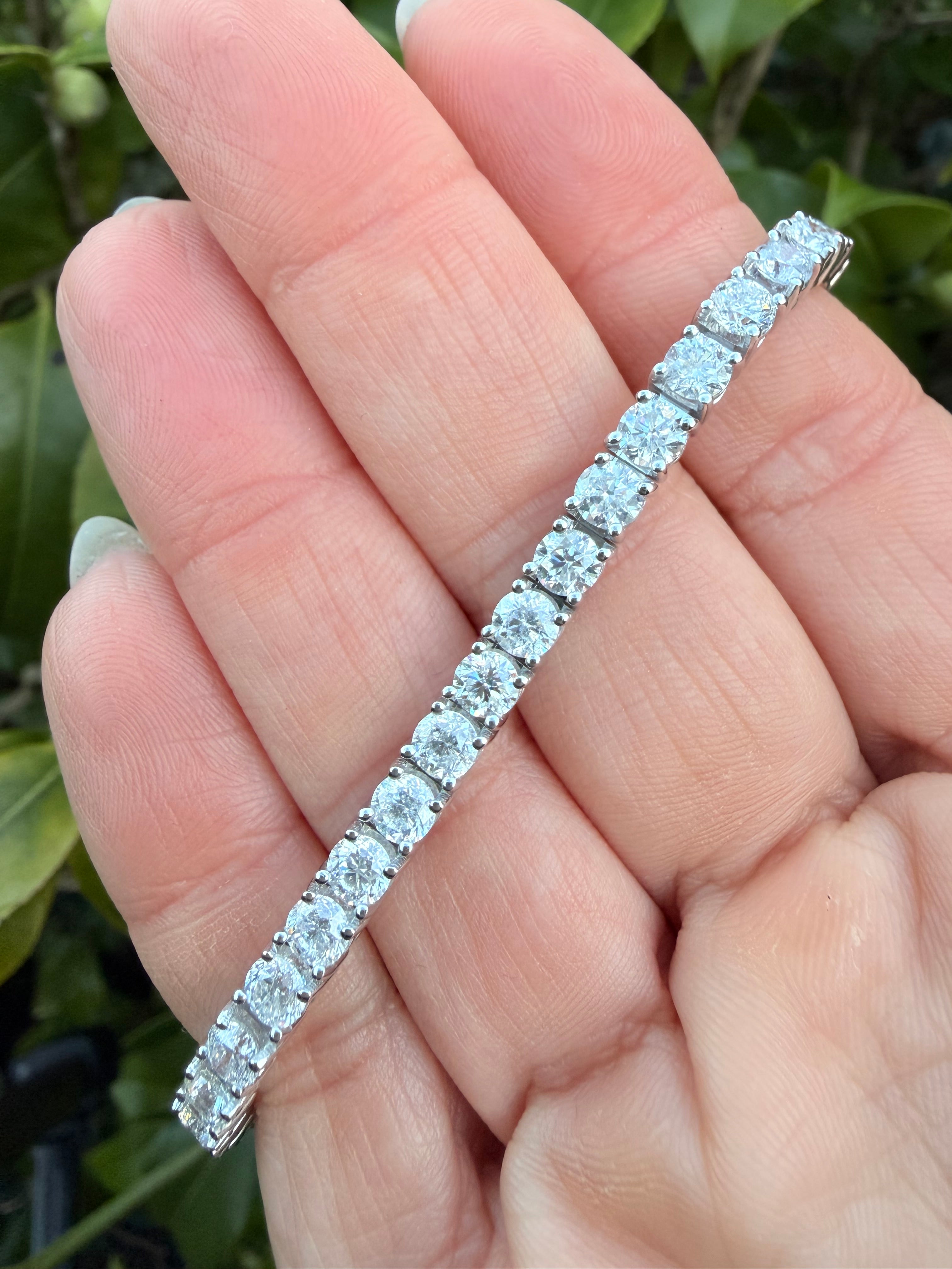18k White Gold 9.85ct Natural Round Cut Diamond Bracelet Certified