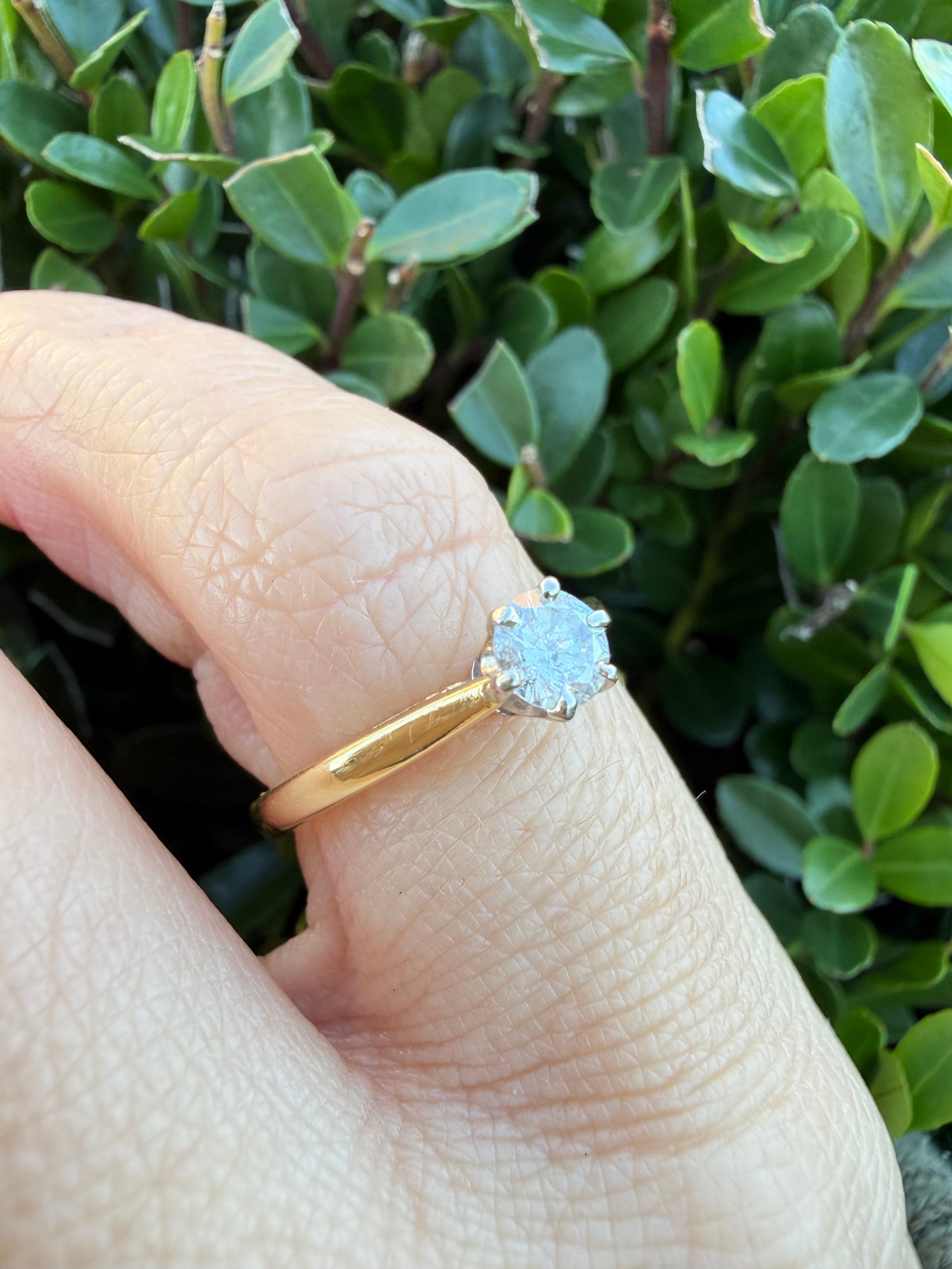 18k Yellow Gold 0.20ct Natural Diamond Solitaire Ring certified