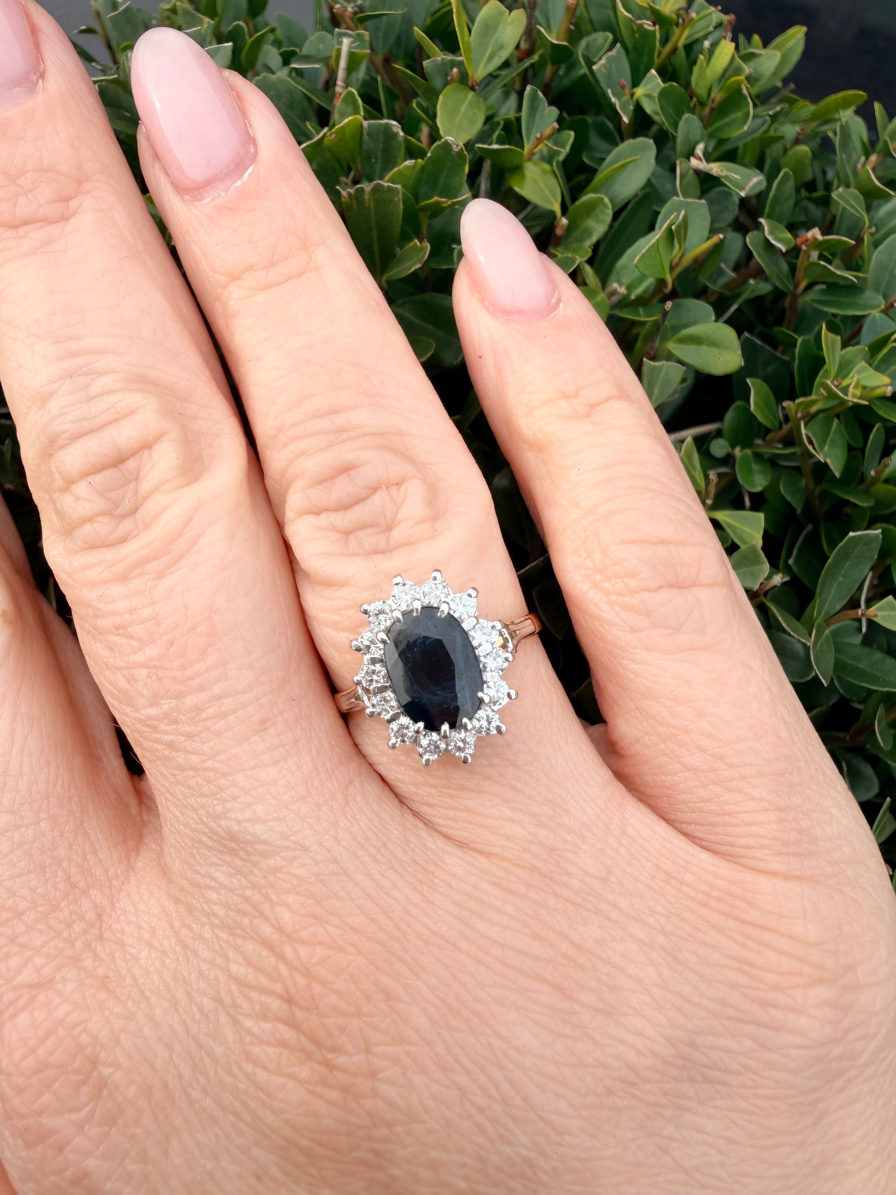 18k Gold Natural Sapphire And Natural Diamond Ring Certified