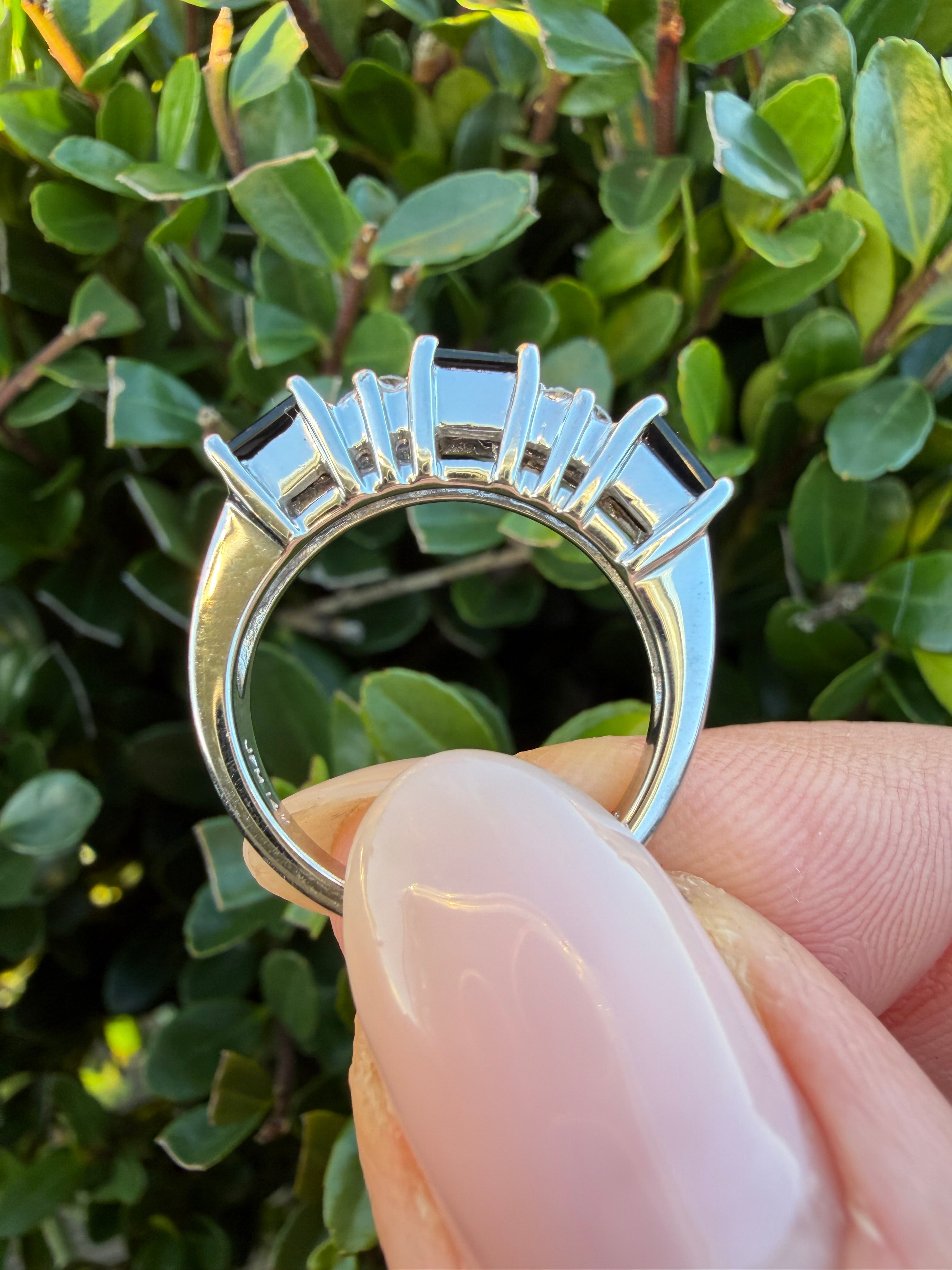 14k White Gold Natural Onyx And Natural Diamond Boat Ring certified