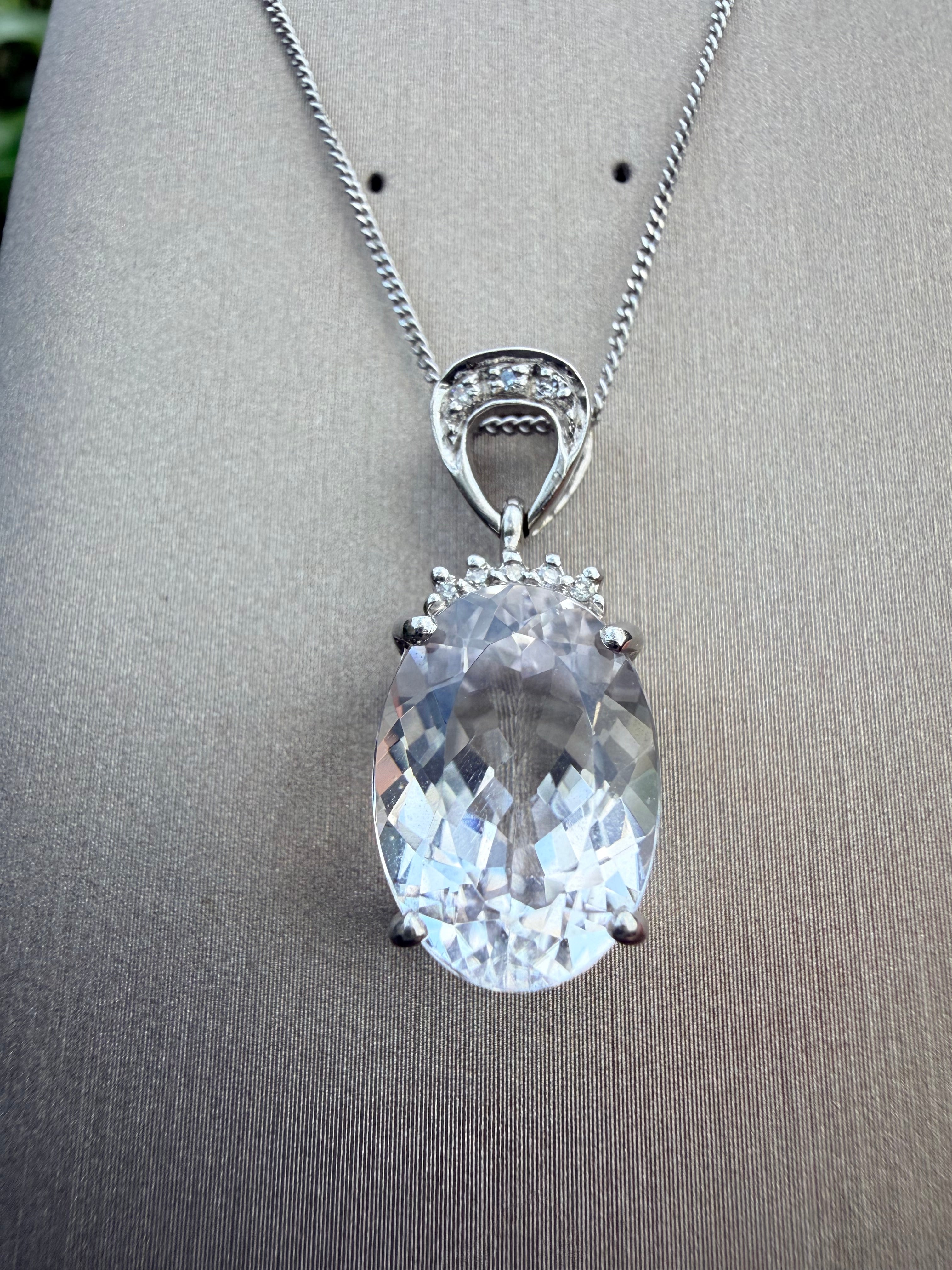 9k White Gold Natural Kunzite And Natural Diamond Pendant And Chain Set certified
