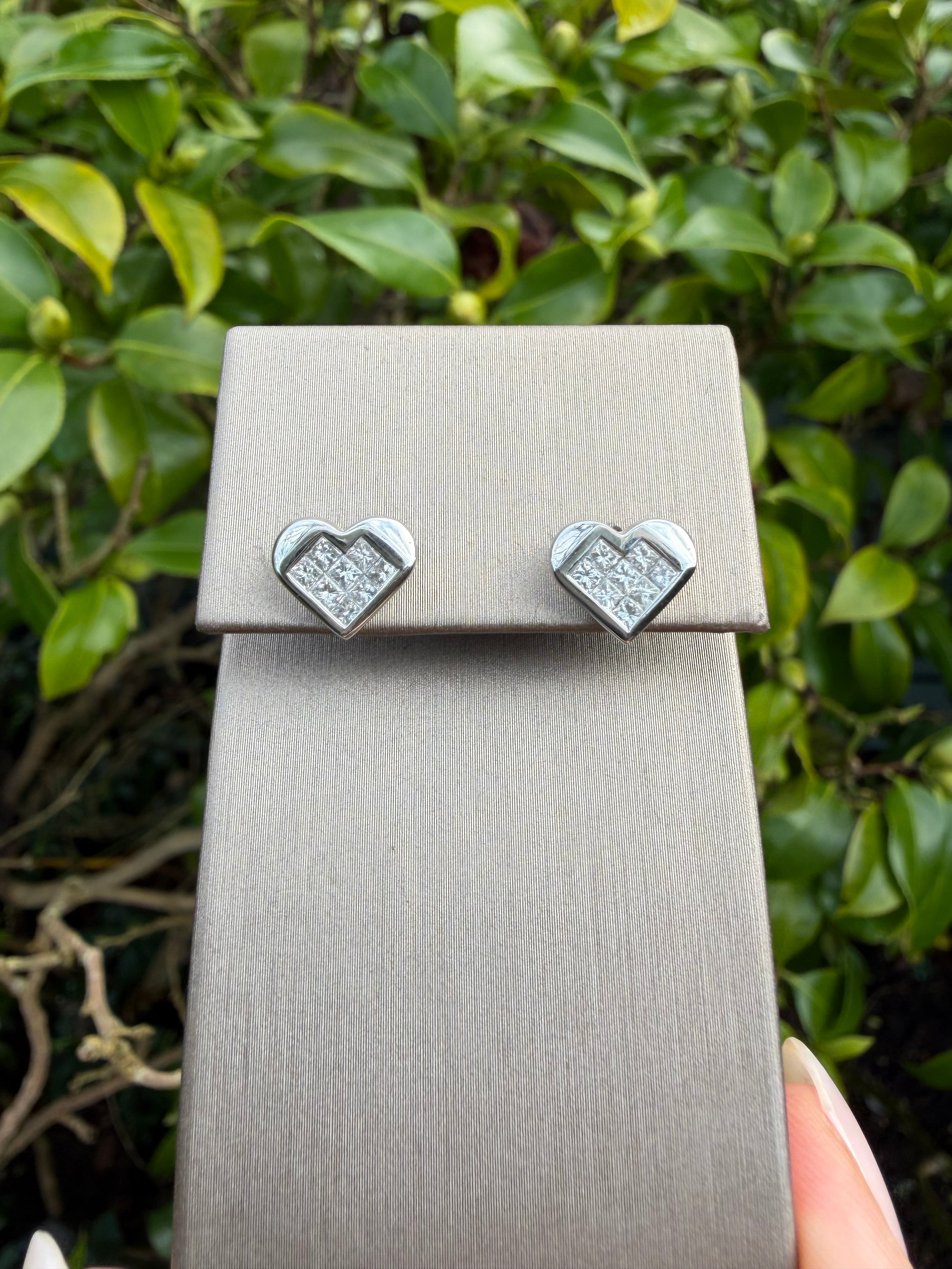 18k White Gold 1.00 Ct Princess Cut Natural Diamond Heart Earrings certified