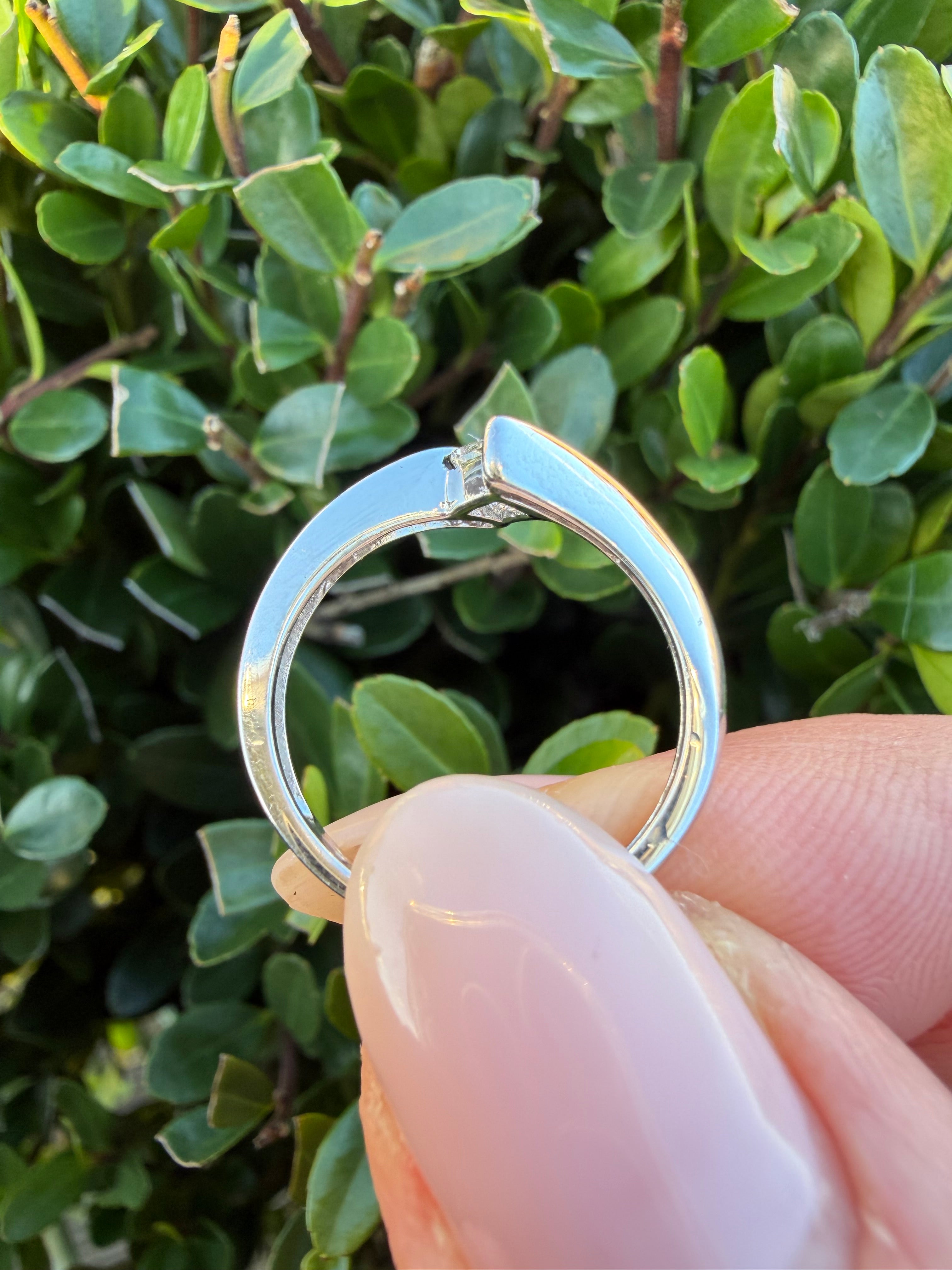 9k White Gold 0.25ct Natural Princess Cut Diamond Solitaire Ring certified